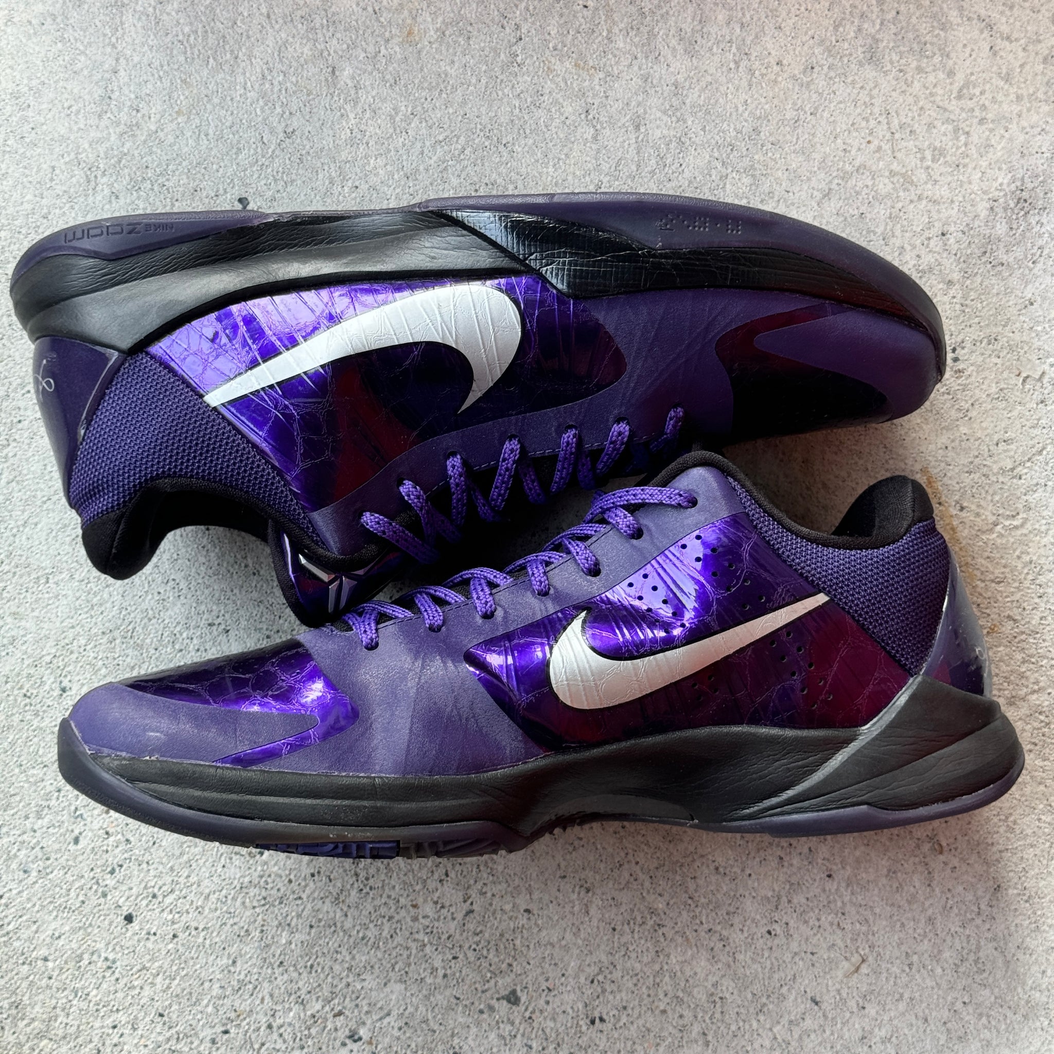 12.5 US - NIKE AIR ZOOM KOBE 5 V PURPLE INK W BOX 2010