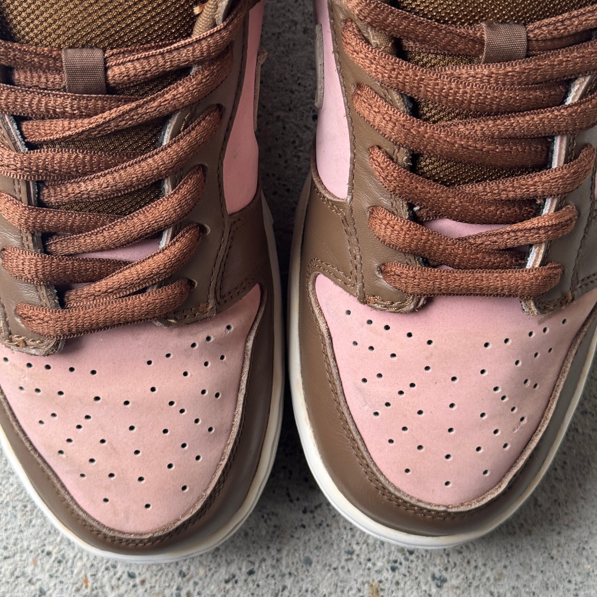 9 US - NIKE SB DUNK LOW STUSSY W BOX 2005