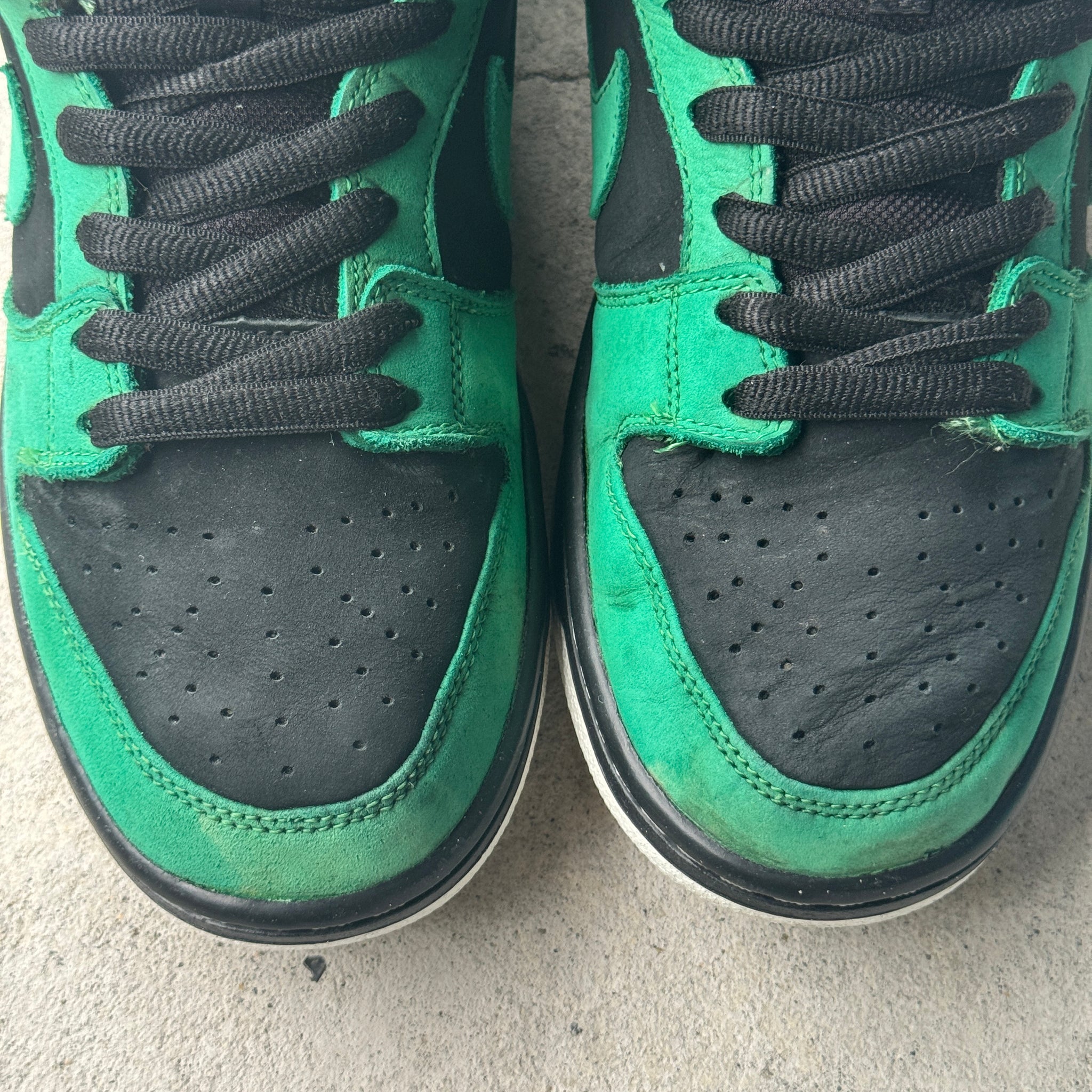 9 US - NIKE SB DUNK LOW GREEN LANTERN 2018