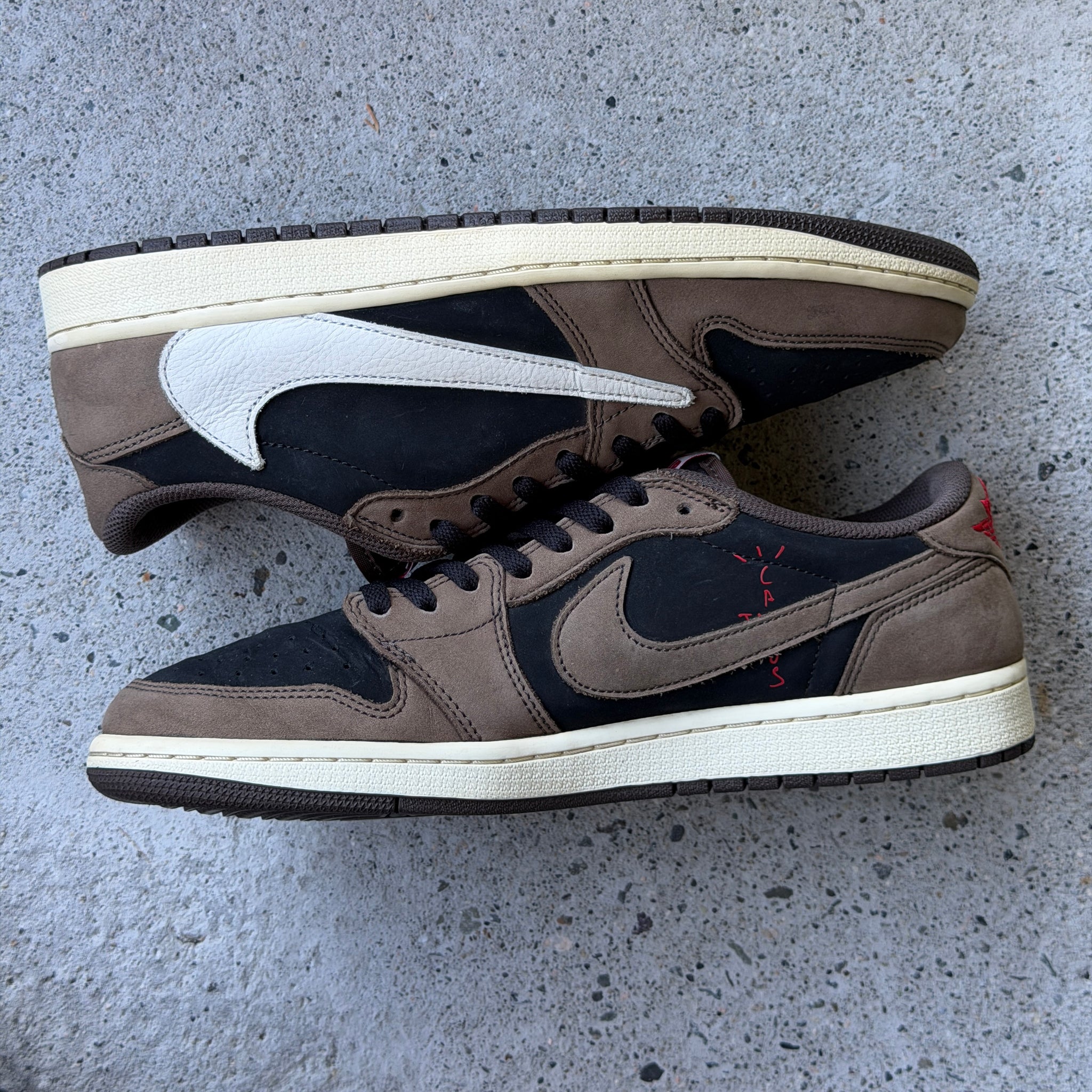 11 US - JORDAN 1 LOW TRAVIS SCOTT MOCHA W BOX 2019 – curatedvan