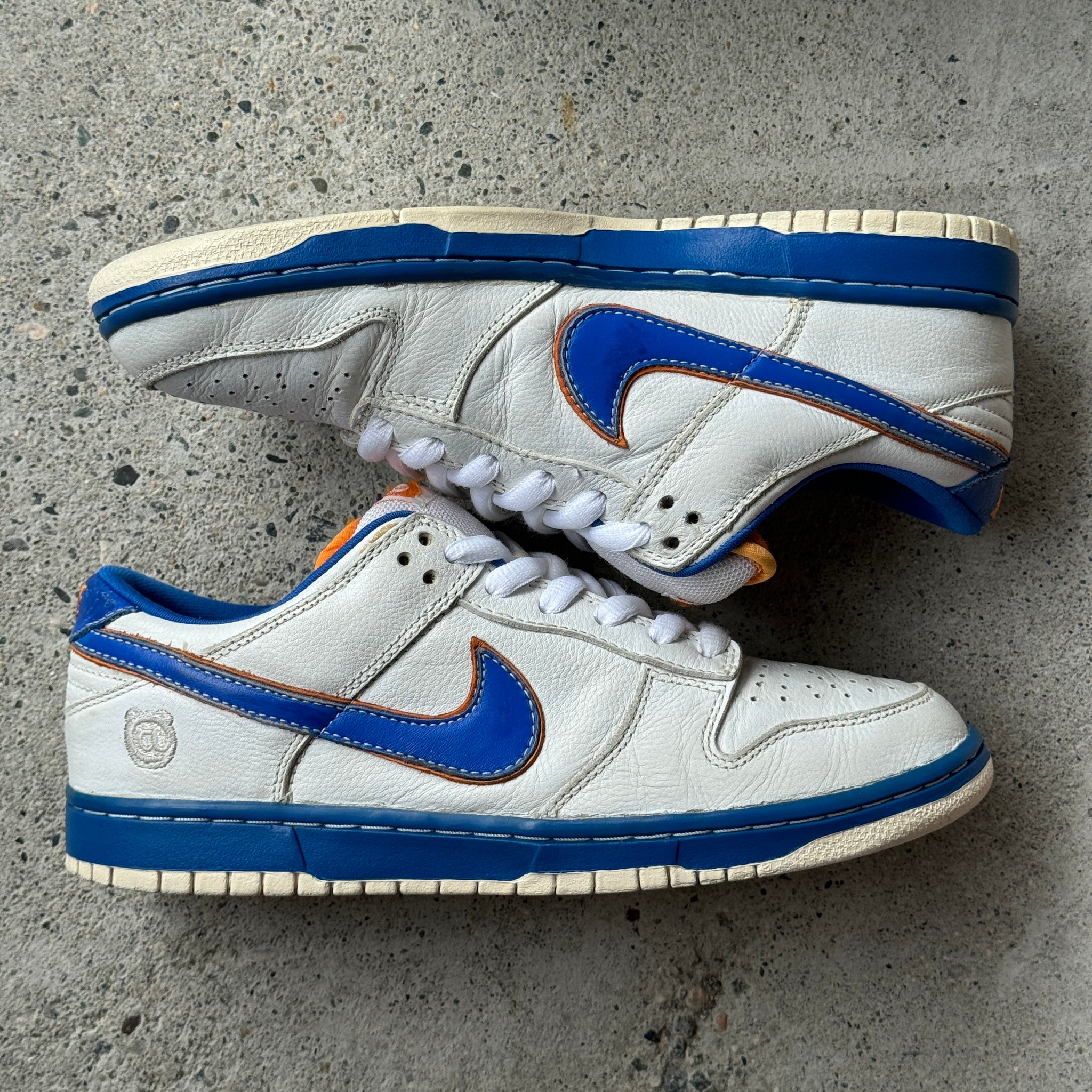 8.5 US - NIKE SB DUNK LOW MEDICOM 1 2004 W BOX
