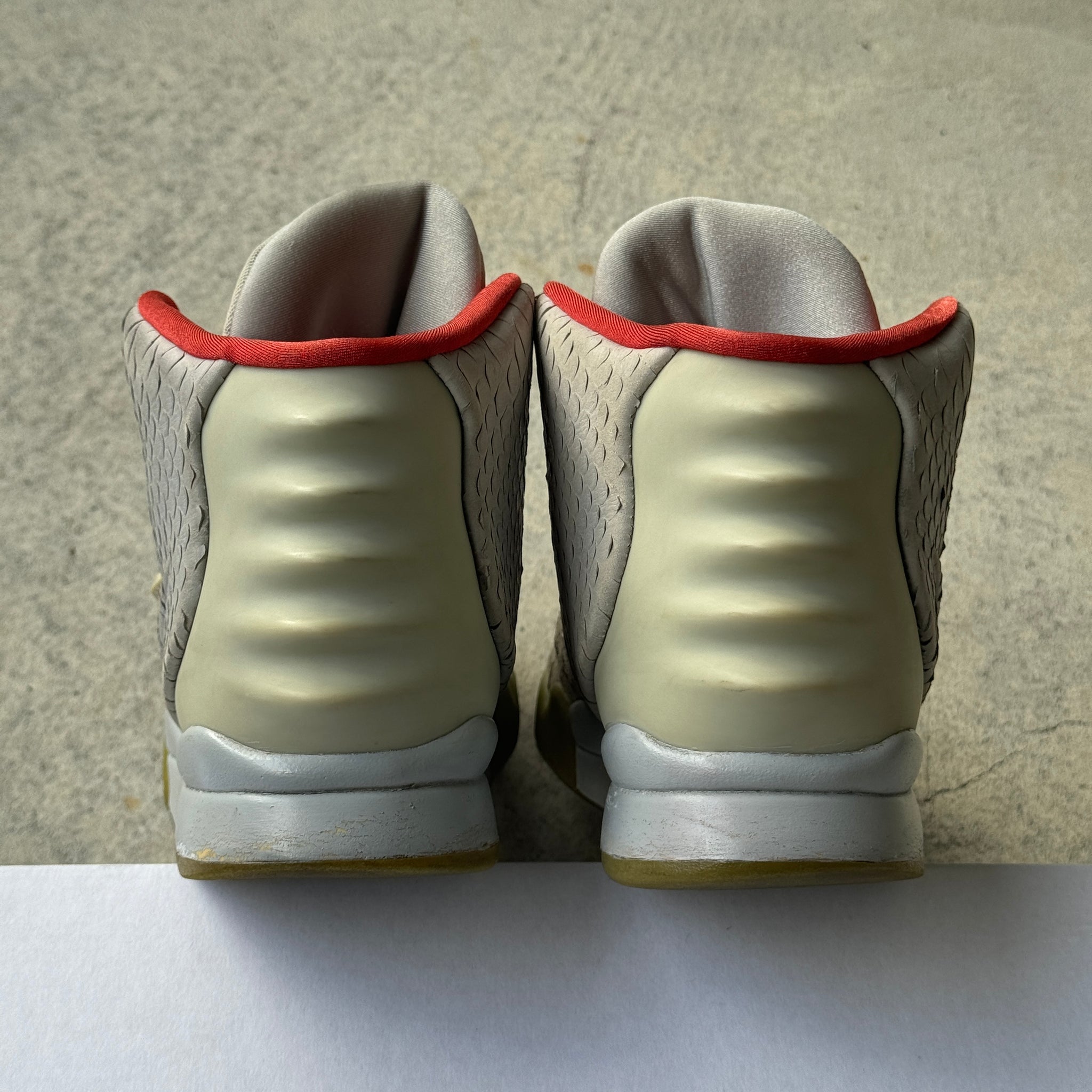 9 US - NIKE AIR YEEZY 2 PLATNIUM 2012