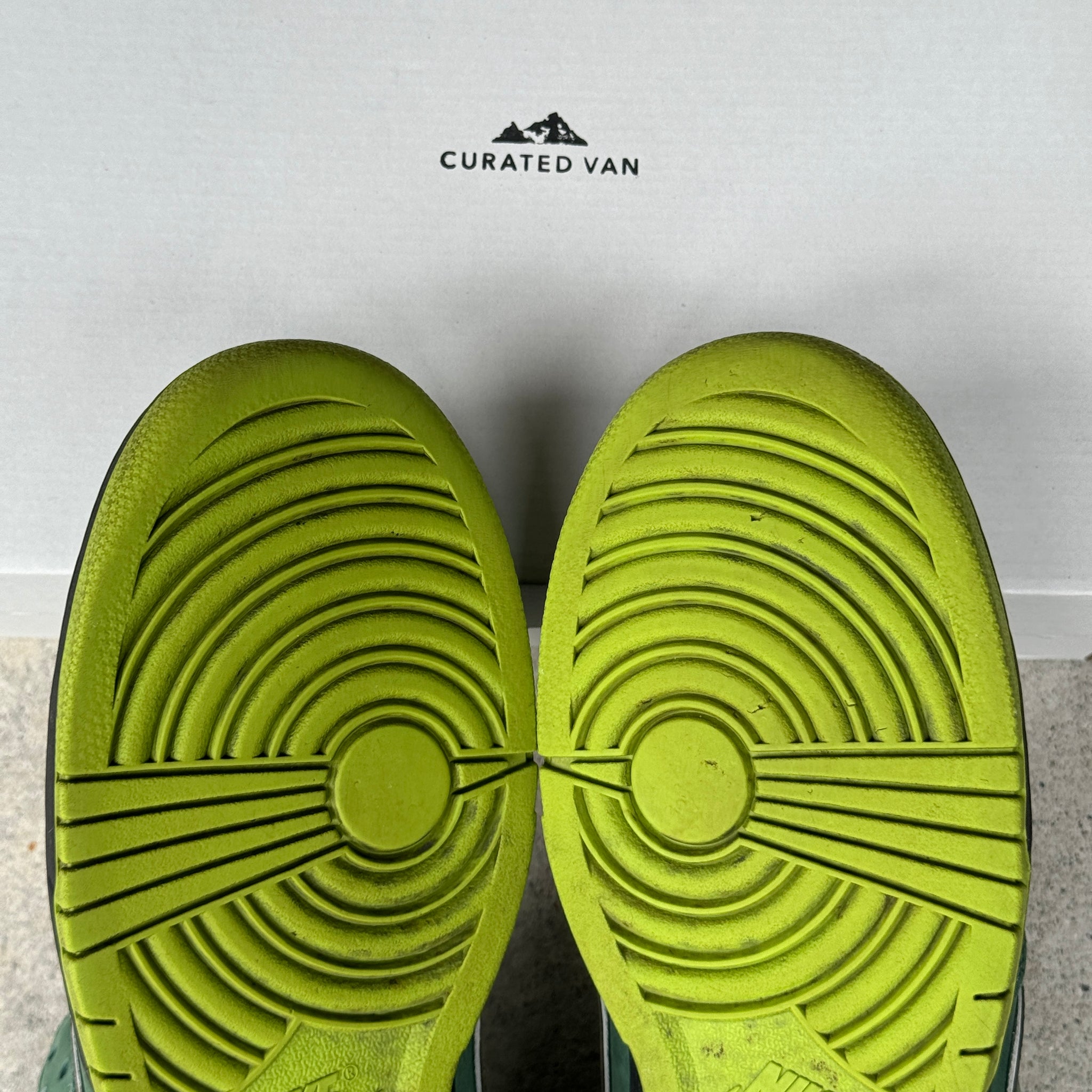 12 US - NIKE SB DUNK LOW GREEN LOBSTER 2018