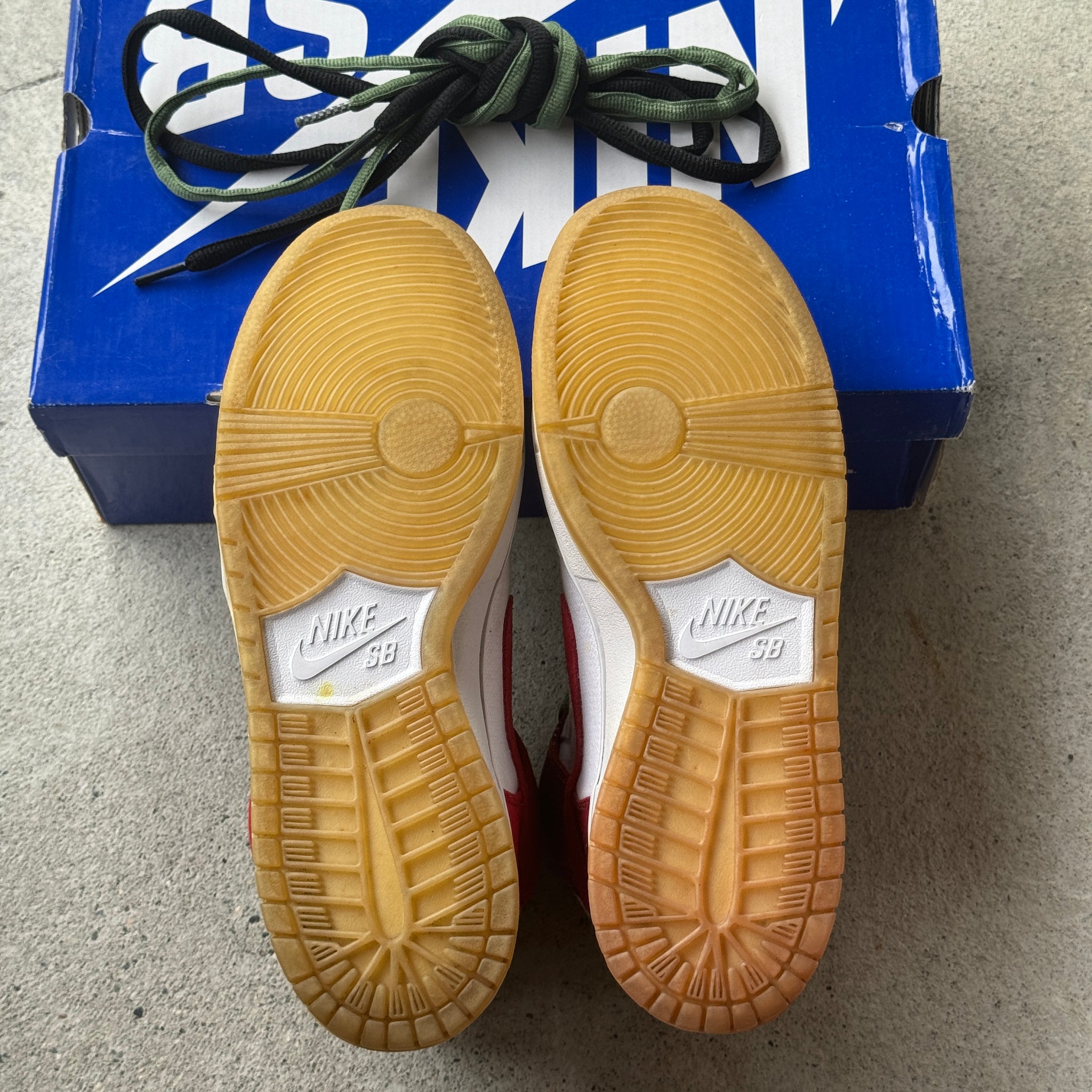 9 US - NIKE SB DUNK HIGH CHEECH N CHONG W BOX 2011