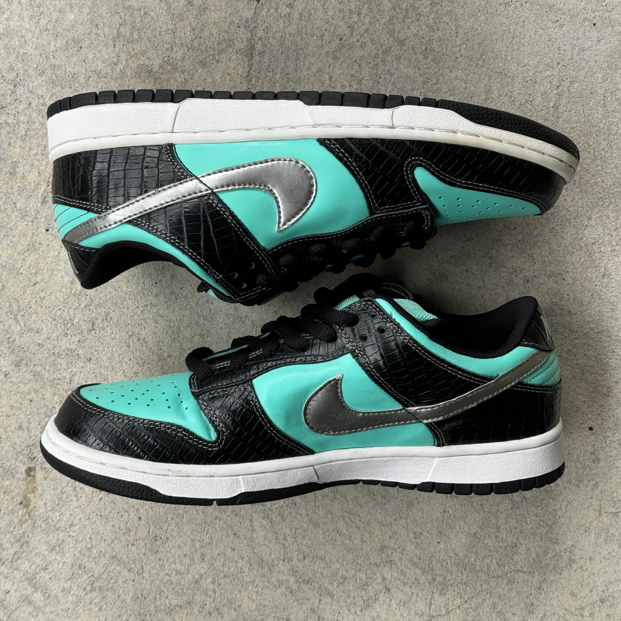 9.5 US - DS NIKE SB DUNK LOW TIFFANY 2005