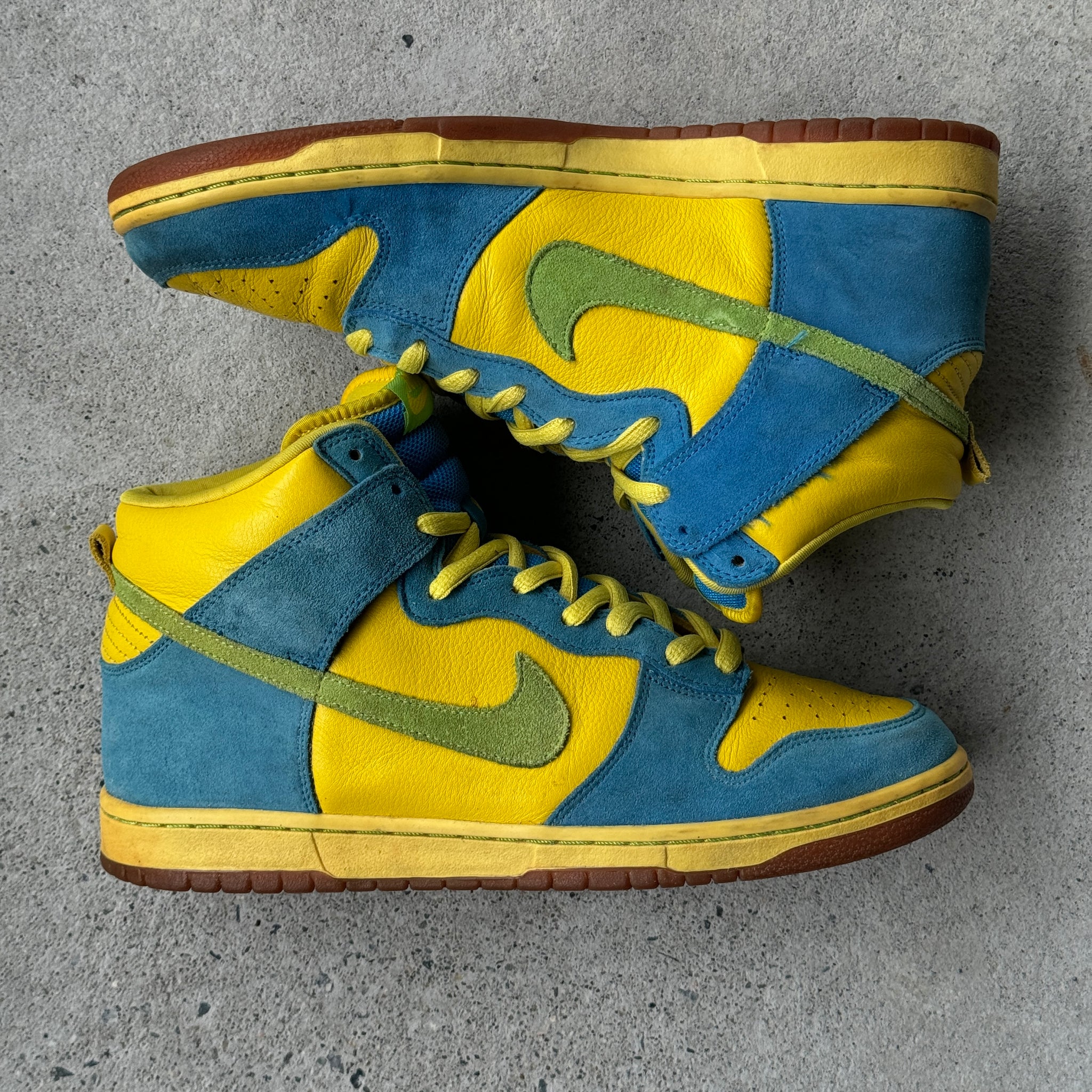 11 US - NIKE SB DUNK HIGH MARGE SIMPSON 2008