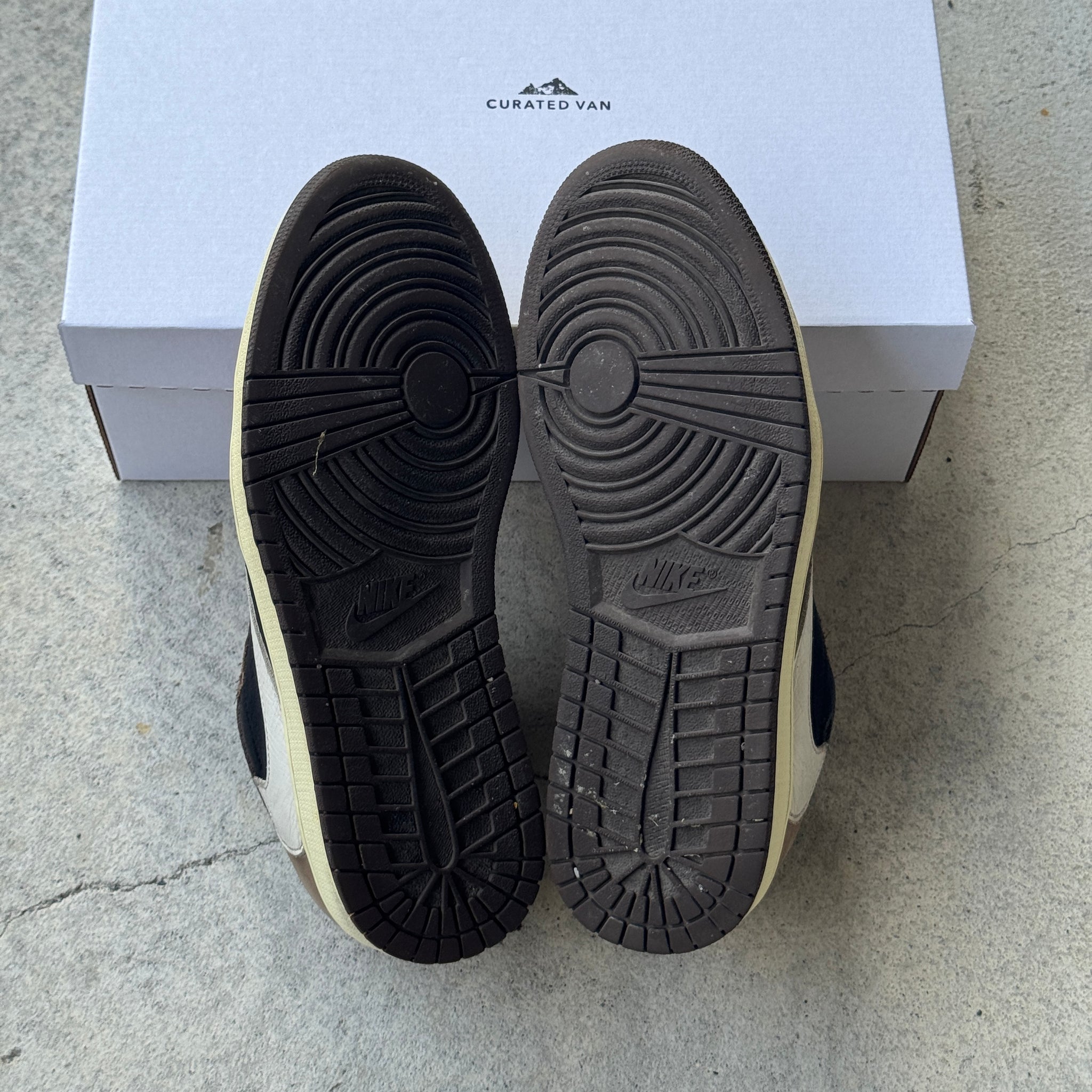 10 US - JORDAN 1 LOW TRAVIS SCOTT MOCHA 2019