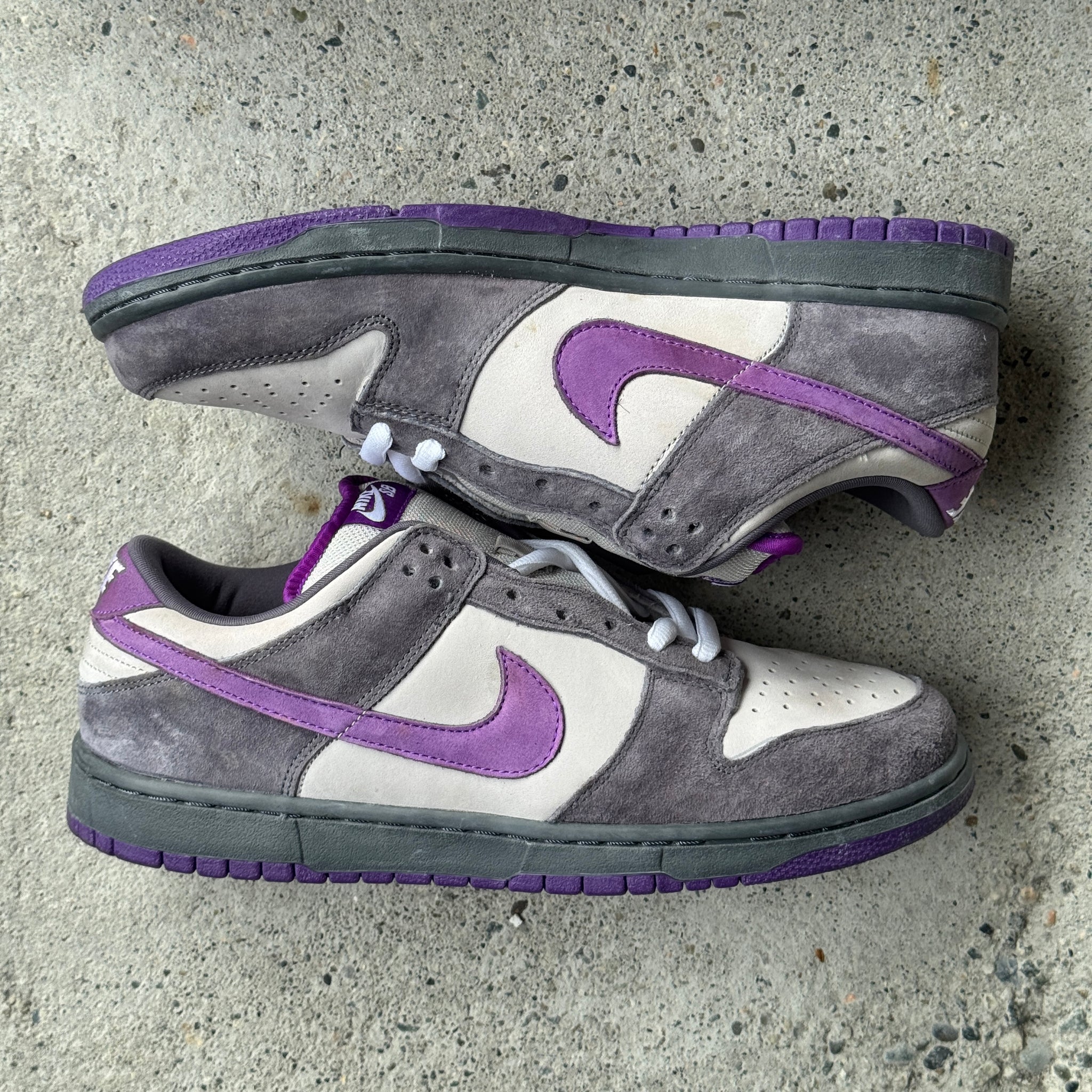 11 US - DS NIKE SB DUNK LOW PURPLE PIGEON W BOX 2006