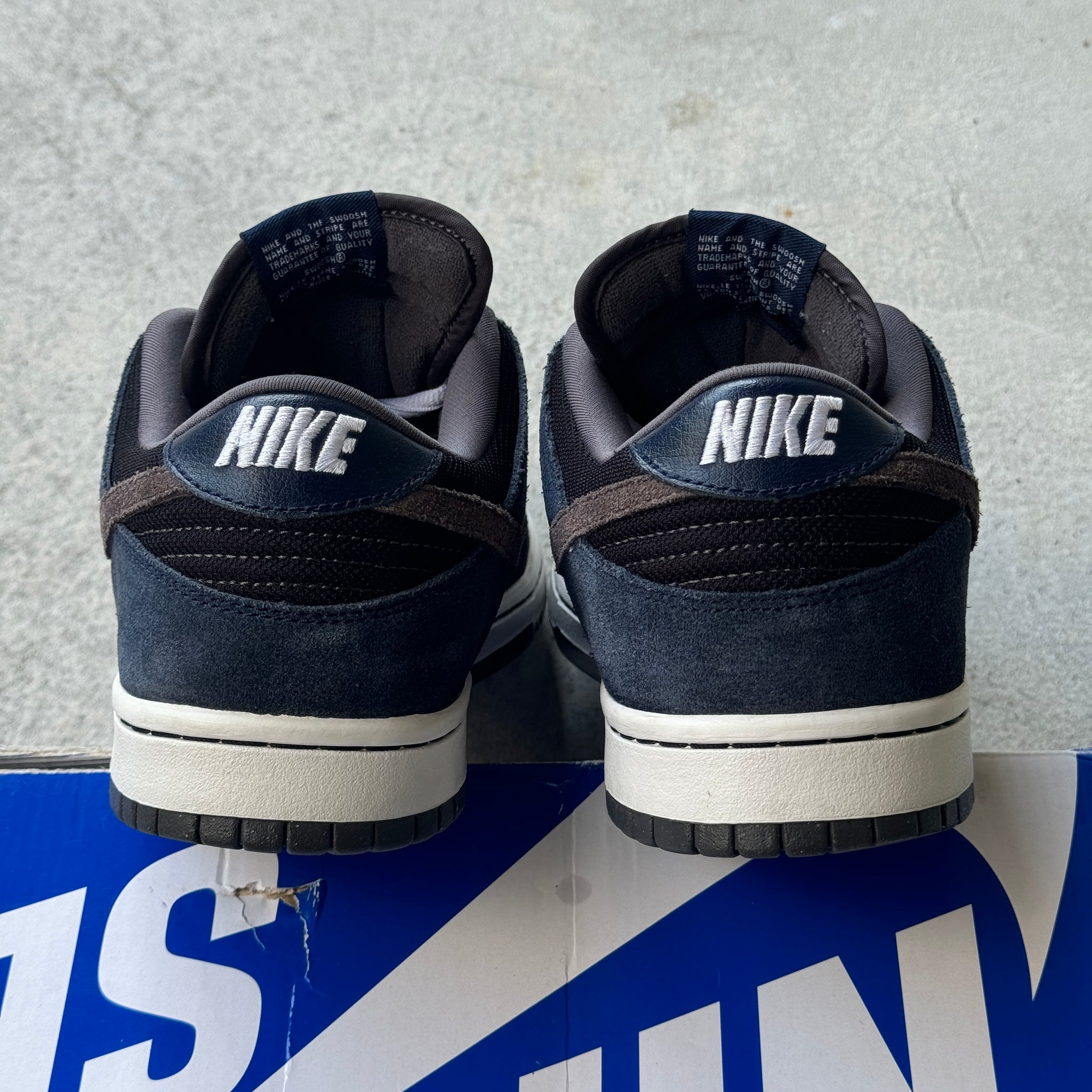11 US - NIKE SB DUNK LOW OBSIDIAN MIDNIGHT FOG W BOX 2011