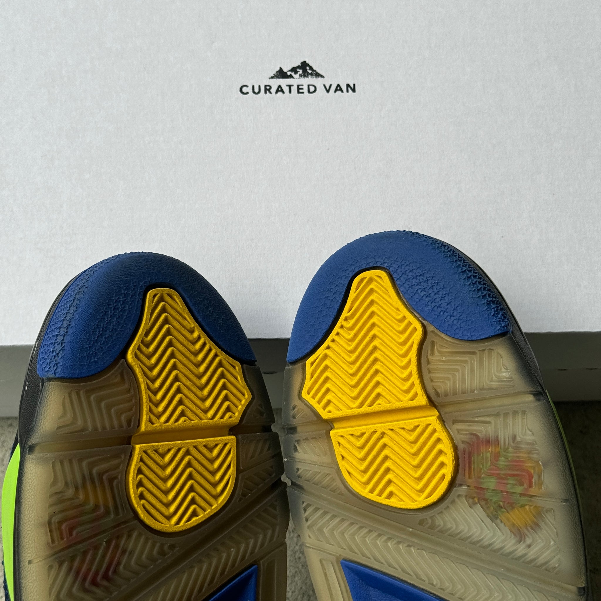 8.5 US - JORDAN 4 DOERNBECHER 2011