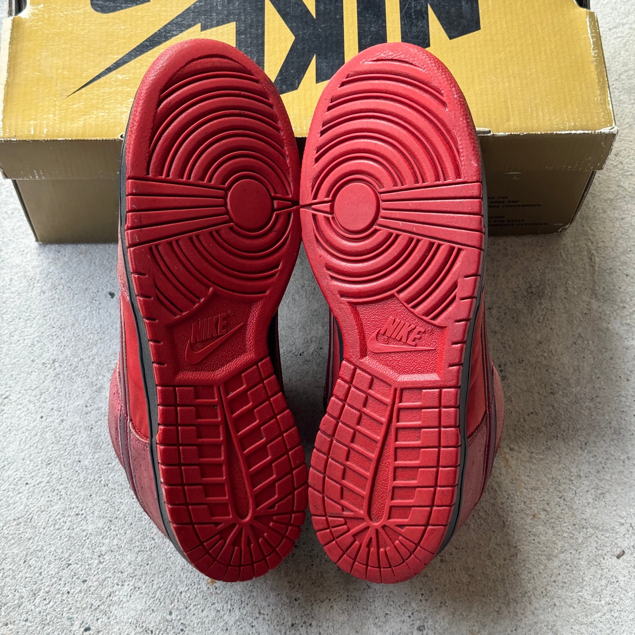 12 US - NIKE SB DUNK RED LOBSTER W BOX 2008