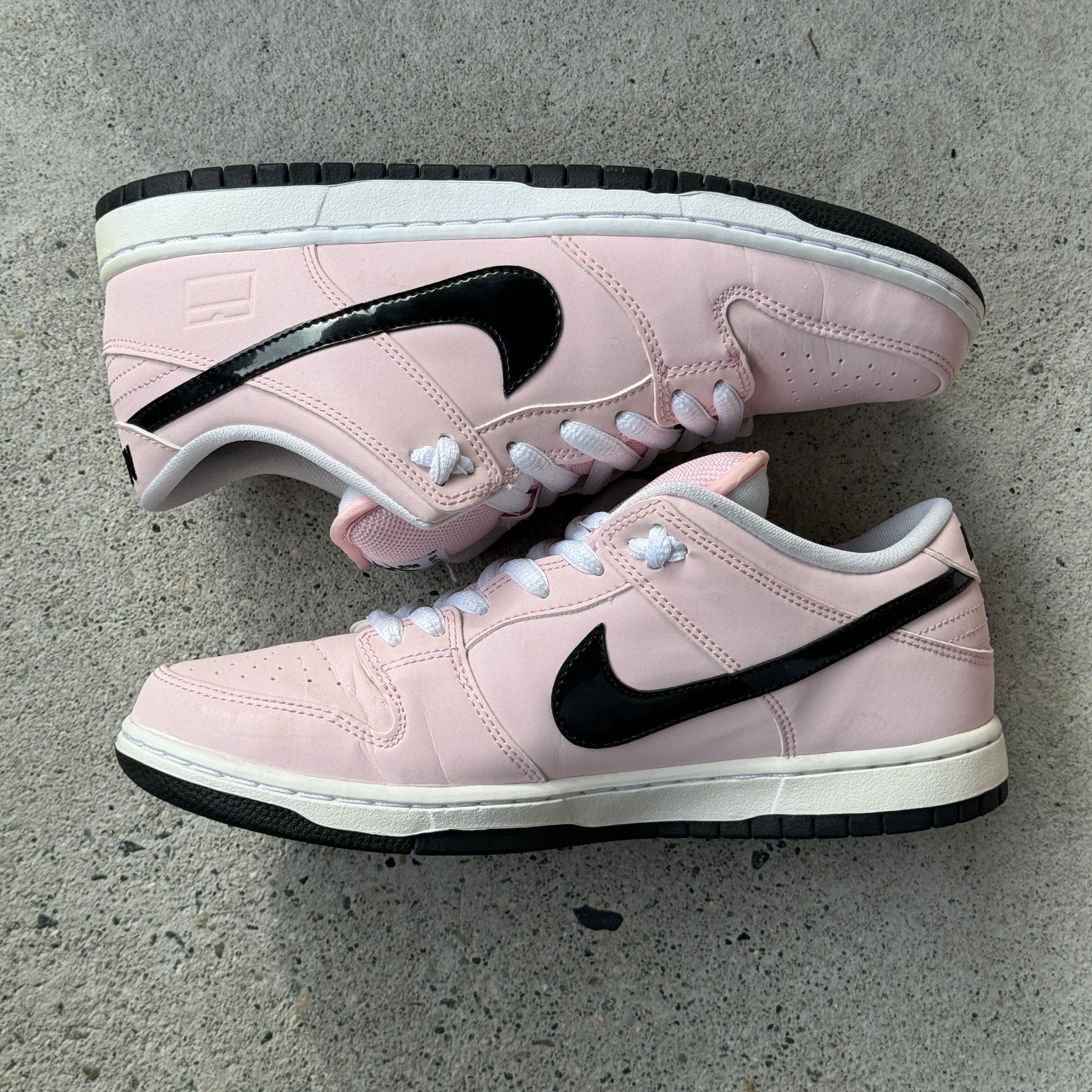 8.5 US - NIKE SB DUNK LOW PINK BOX W BOX 2016