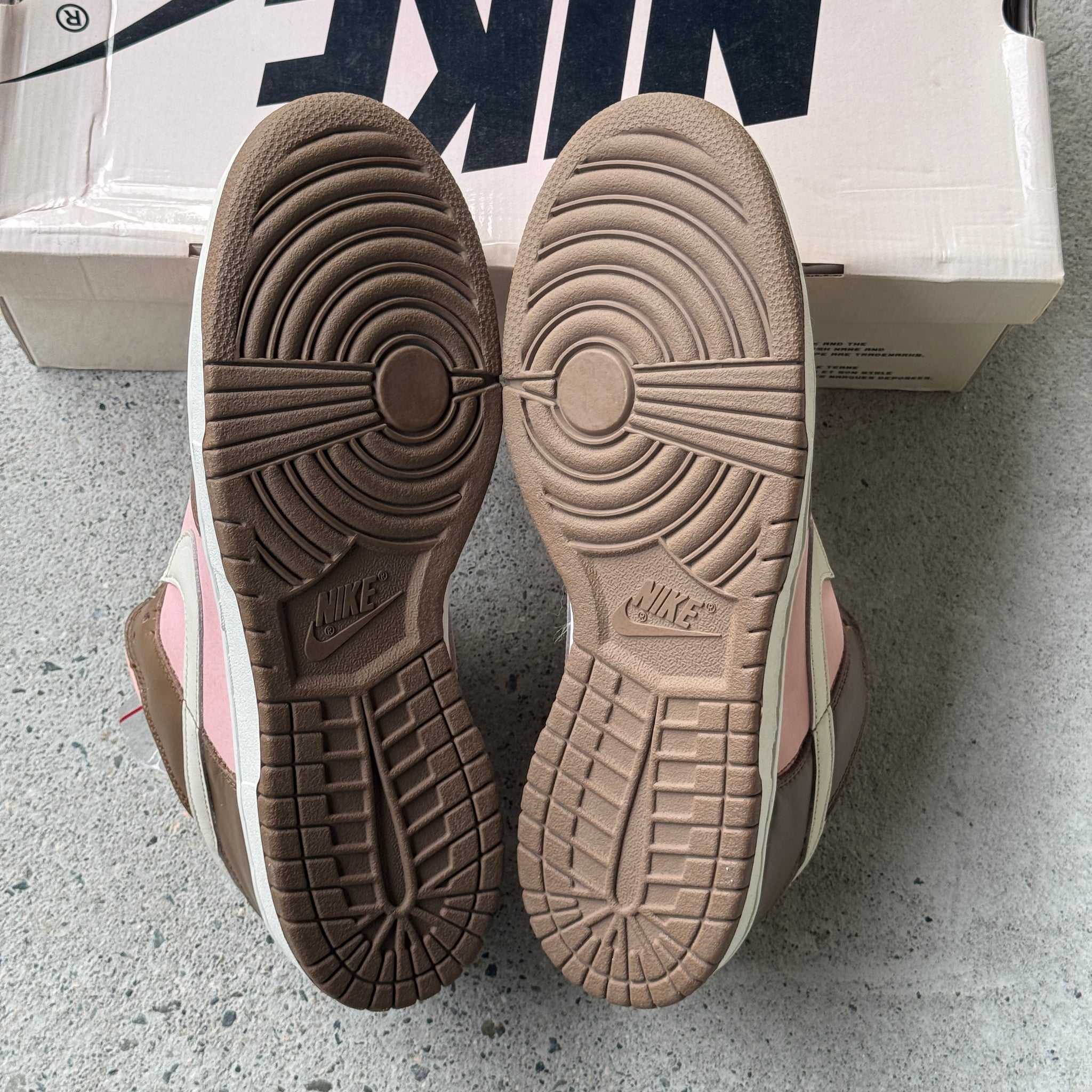 11 US - DS NIKE SB DUNK LOW STUSSY W BOX 2005