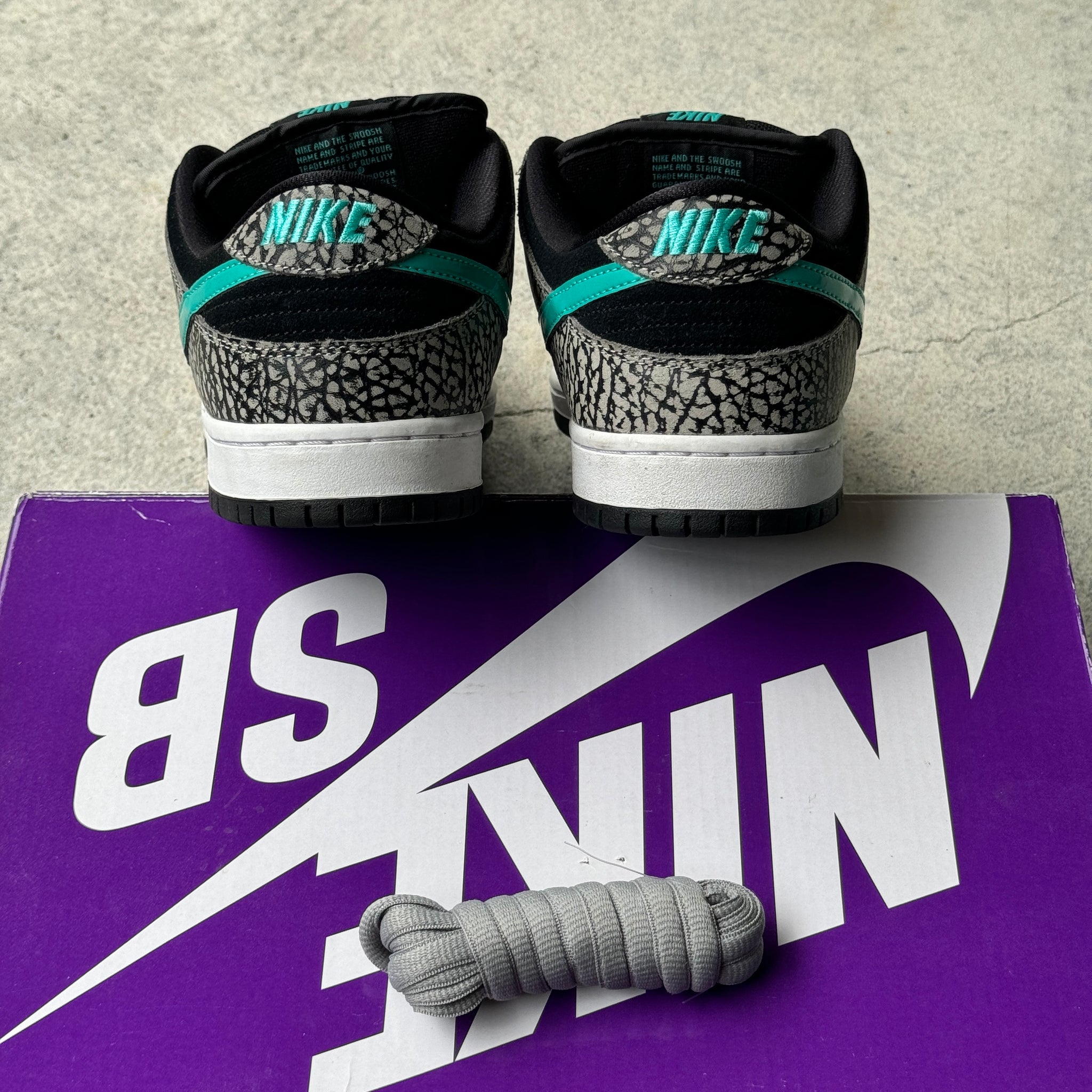 11 US - NIKE SB DUNK LOW ATMOS ELEPHANT W BOX 2020