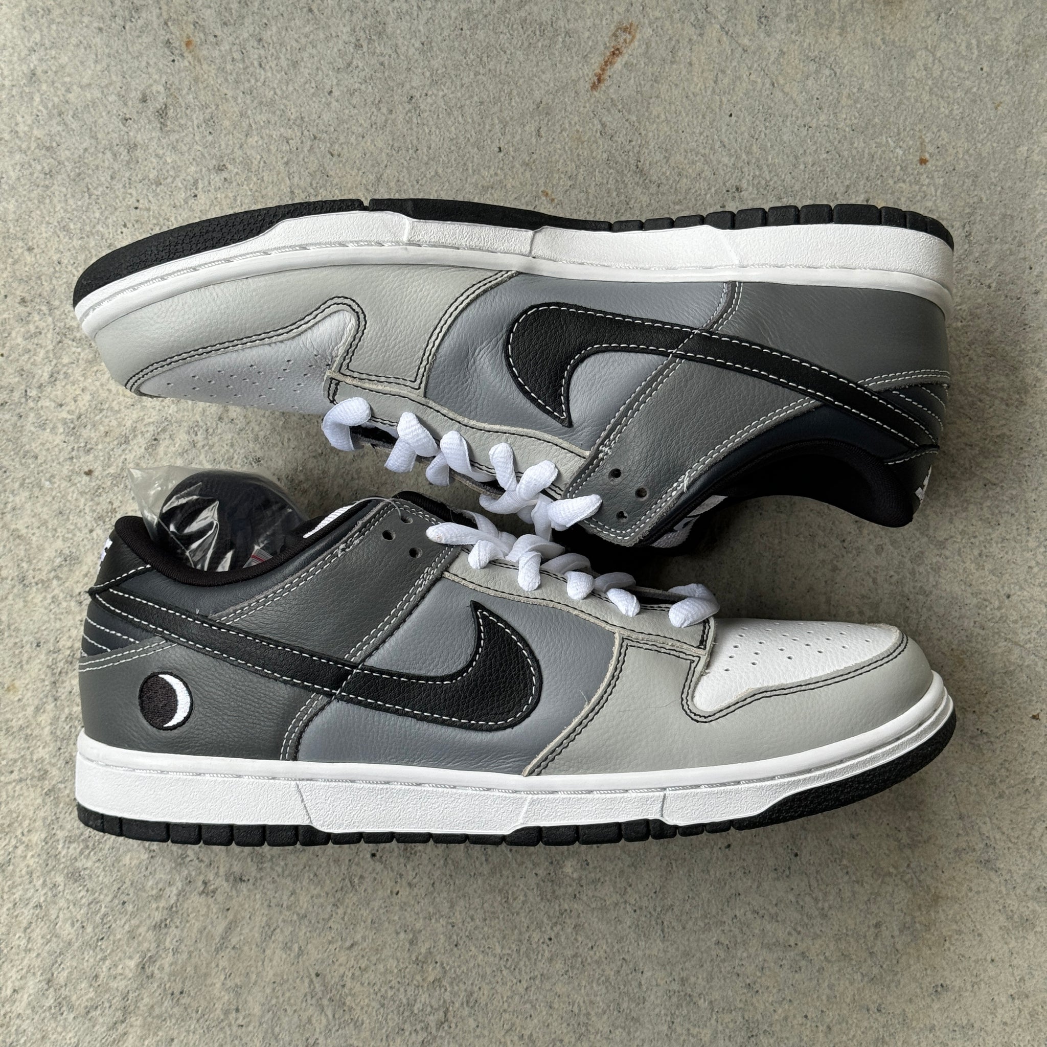 10 US - DS NIKE SB DUNK LOW LUNAR ECLIPSE "WEST" W BOX 2006