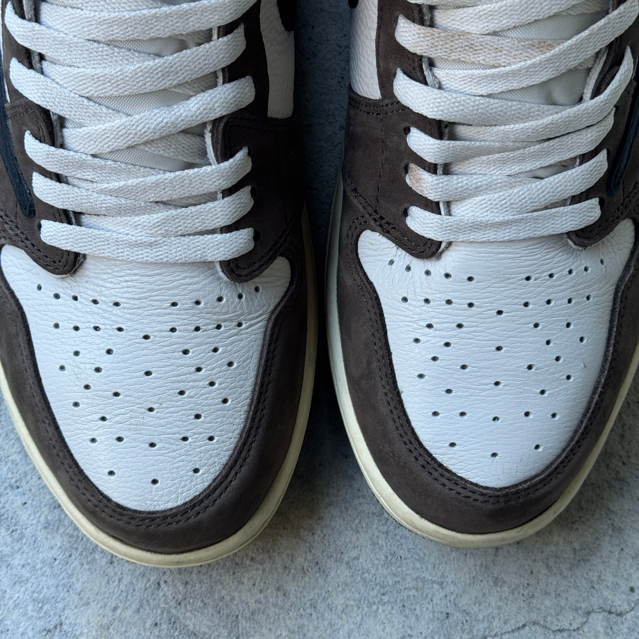 13 US - JORDAN 1 HIGH TRAVIS SCOTT MOCHA W BOX 2019
