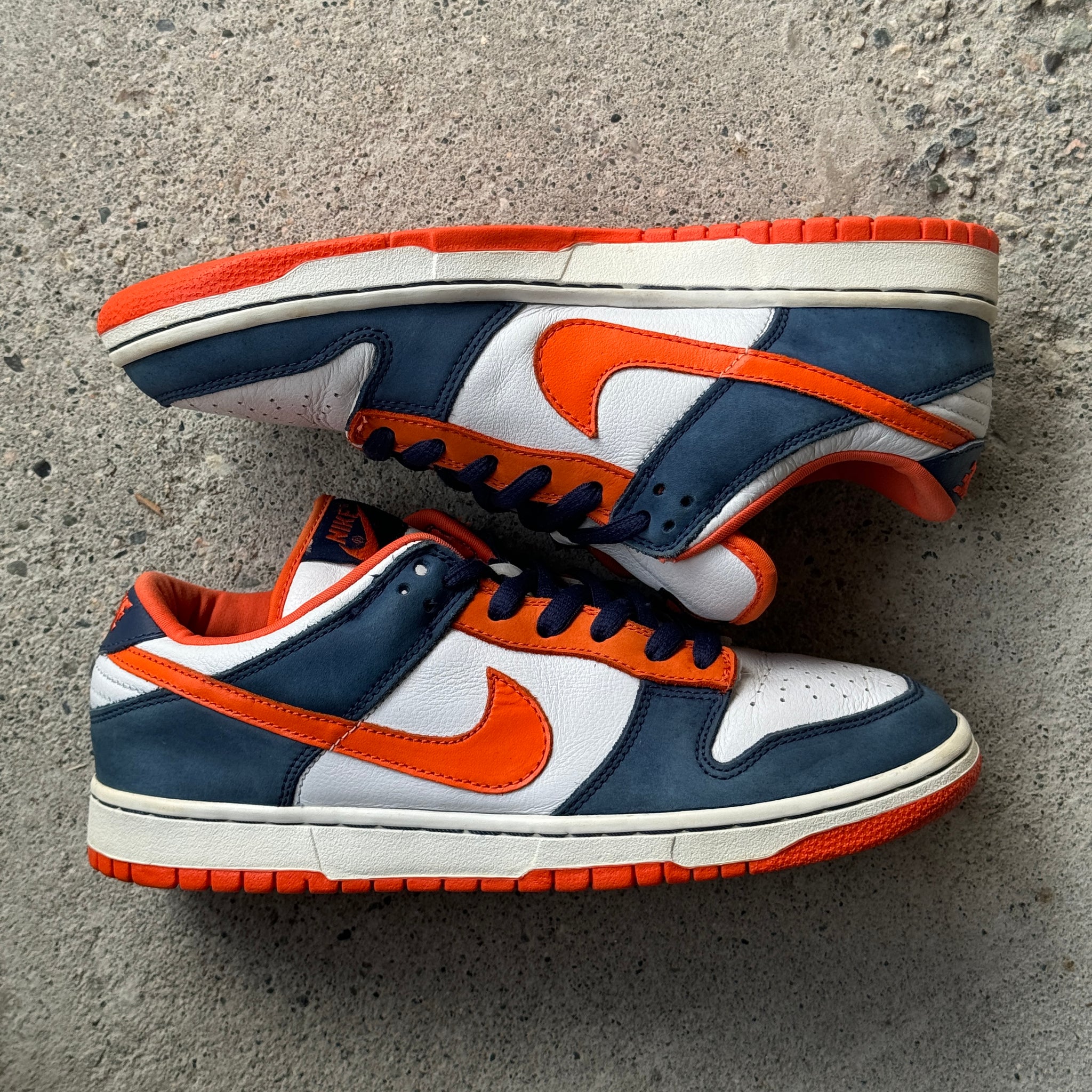 9 US - NIKE SB DUNK LOW BRONCOS 2003