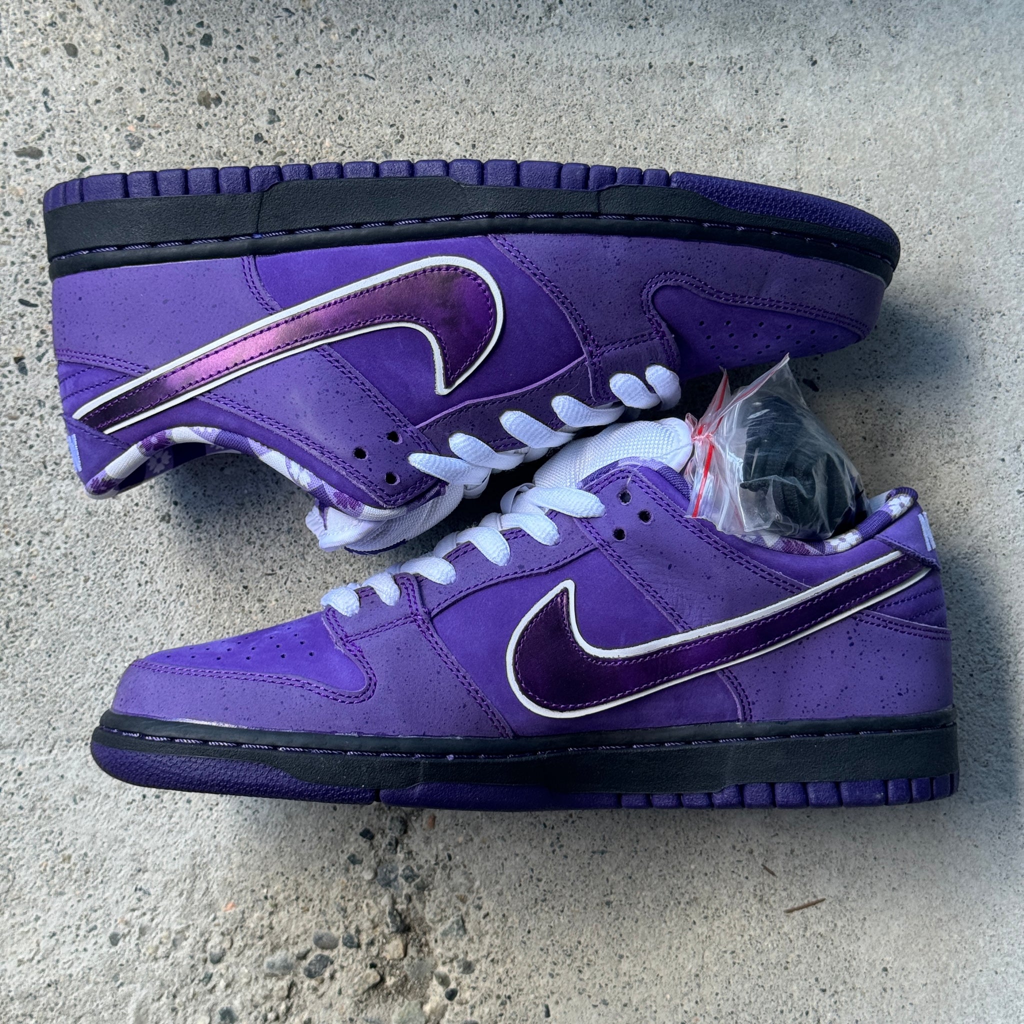 9 US - DS NIKE SB DUNK LOW PURPLE LOBSTER W BOX 2018