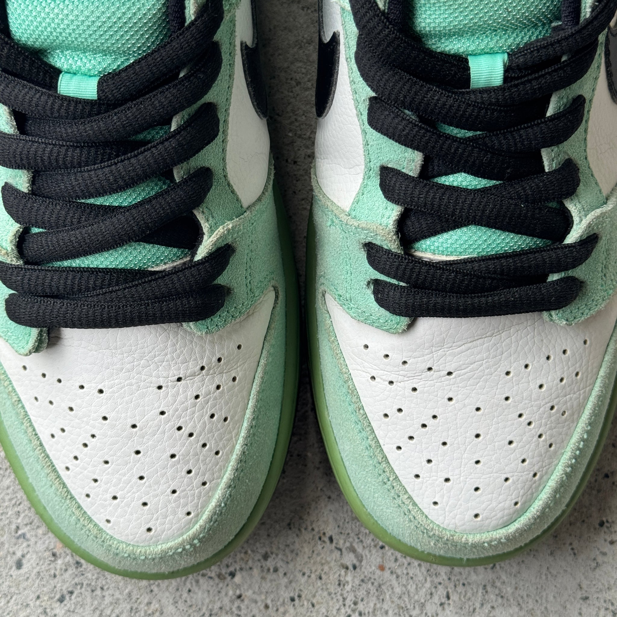 8.5 US - NIKE SB DUNK LOW SEA CRYSTAL 2016