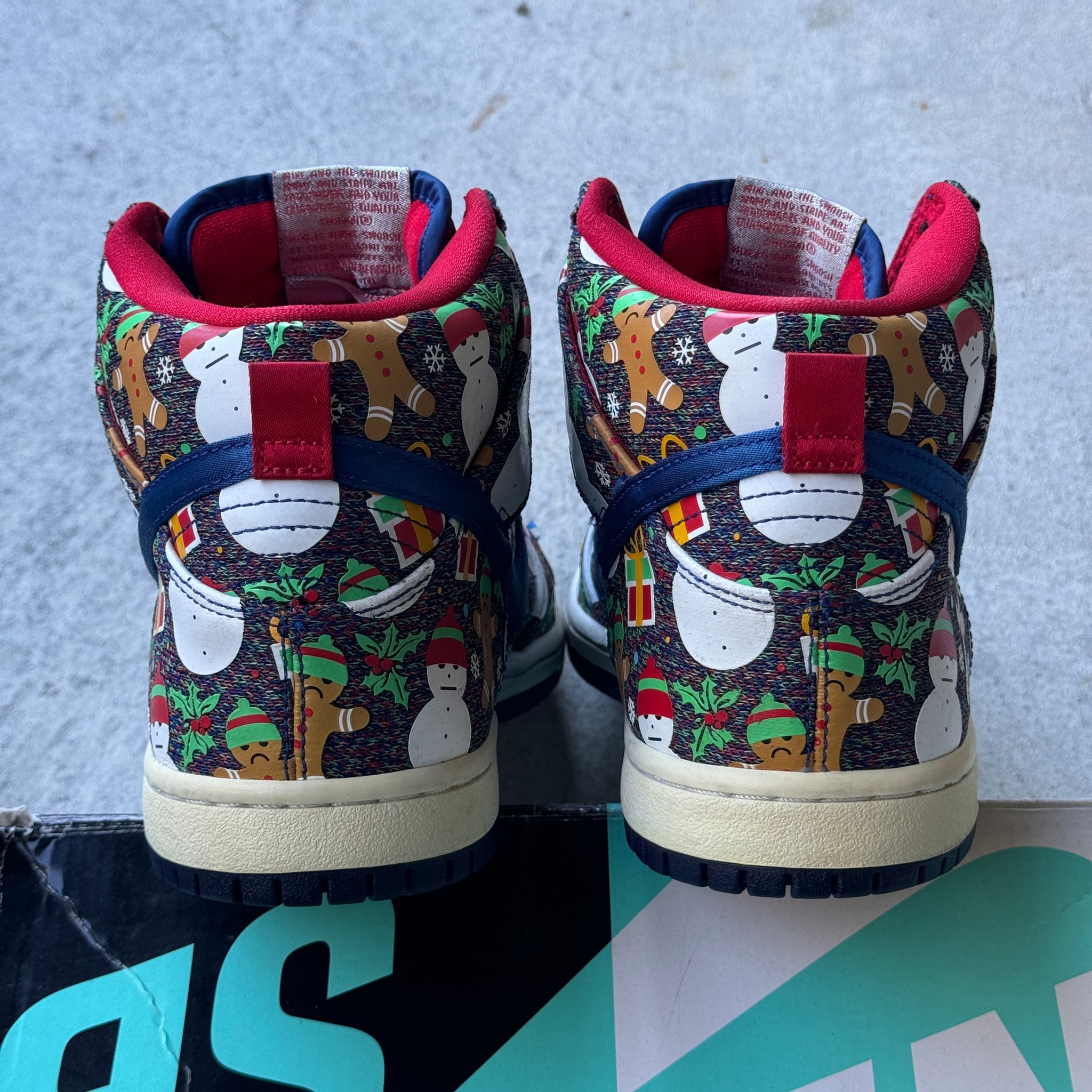 8.5 US - NIKE SB DUNK HIGH CONCEPTS UGLY CHRISTMAS SWEATER W BOX 2017