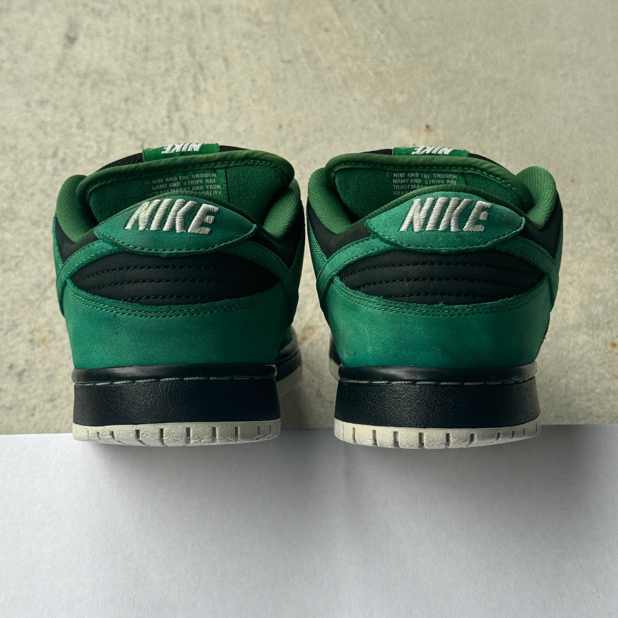 9 US - NIKE SB DUNK LOW GREEN LANTERN 2018