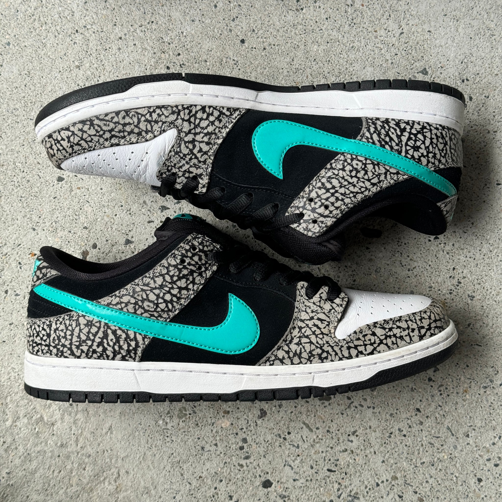 11 US - NIKE SB DUNK LOW ATMOS ELEPHANT W BOX 2020