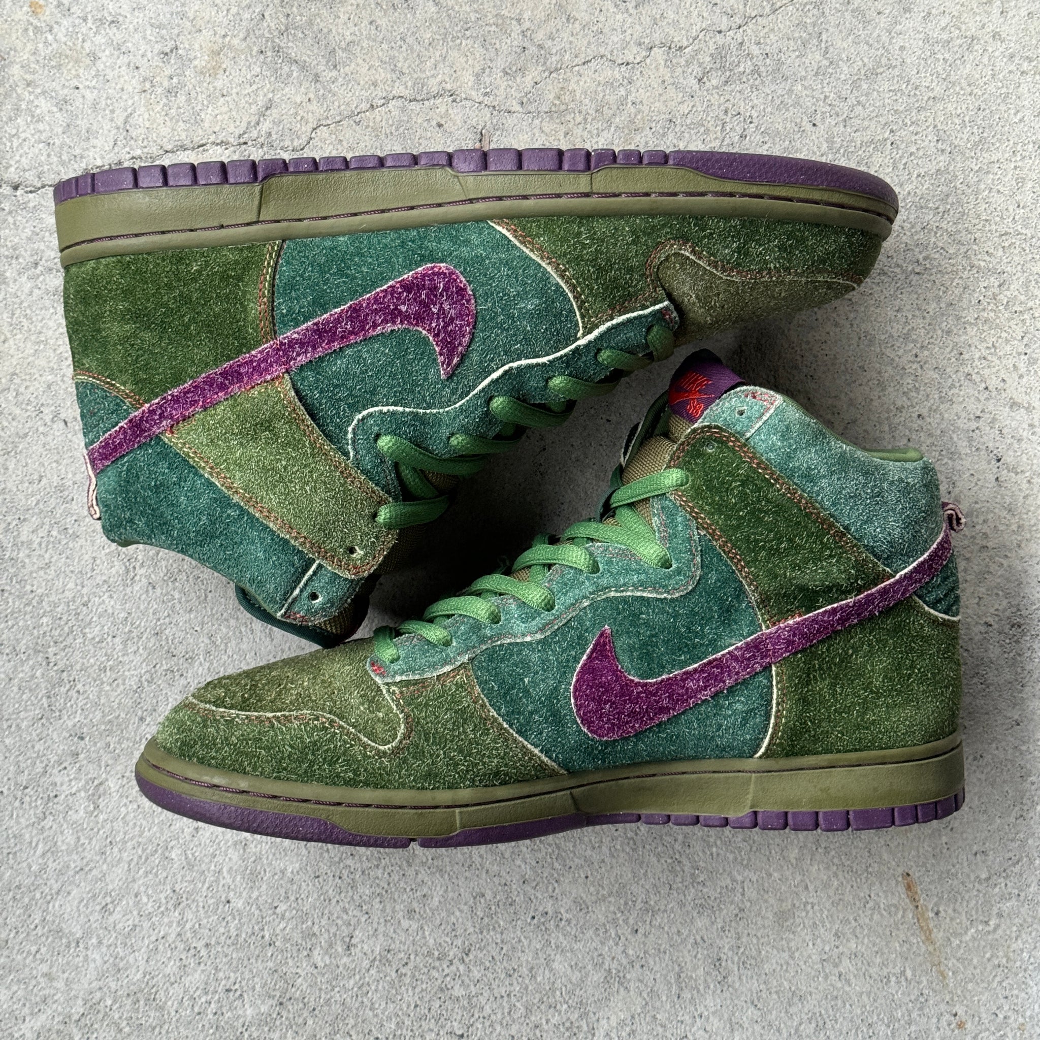 10.5 US - NIKE SB DUNK HIGH SKUNK 2010