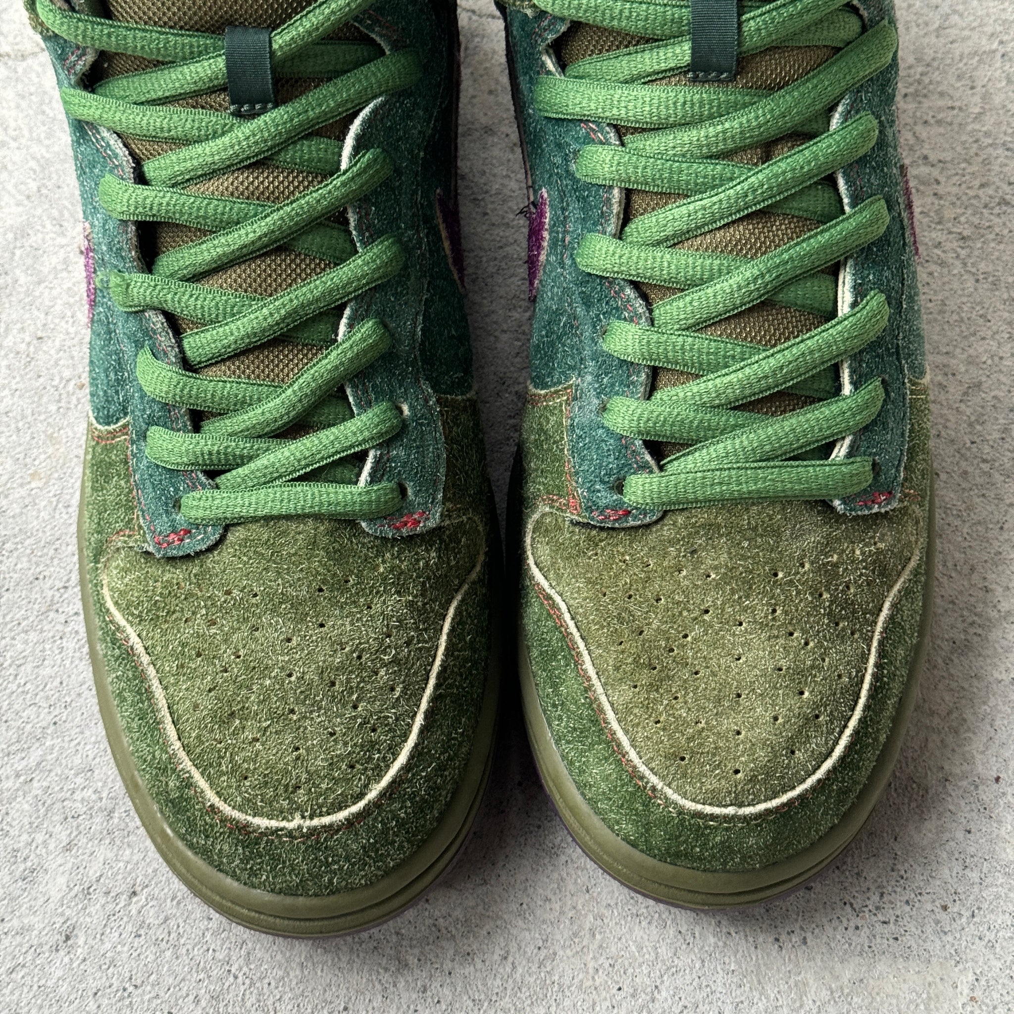 10.5 US - NIKE SB DUNK HIGH SKUNK 2010