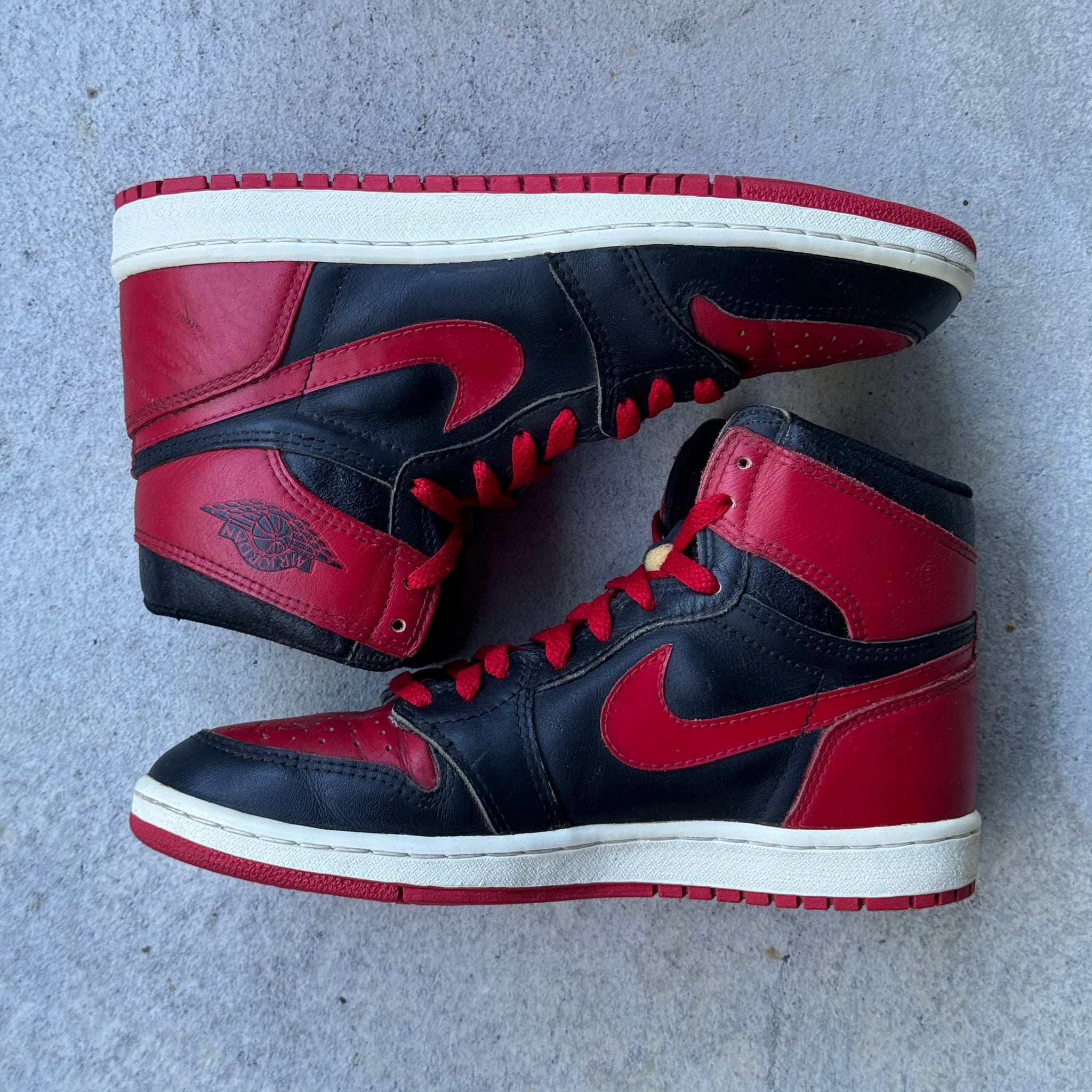 9 US - JORDAN 1 BLACK/RED W BOX 1985