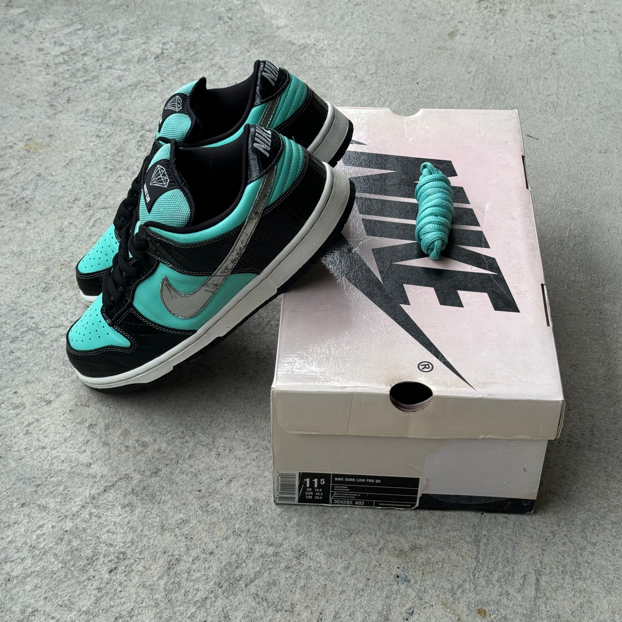 11.5 US - NIKE SB DUNK LOW TIFFANY DIAMOND W BOX 2005