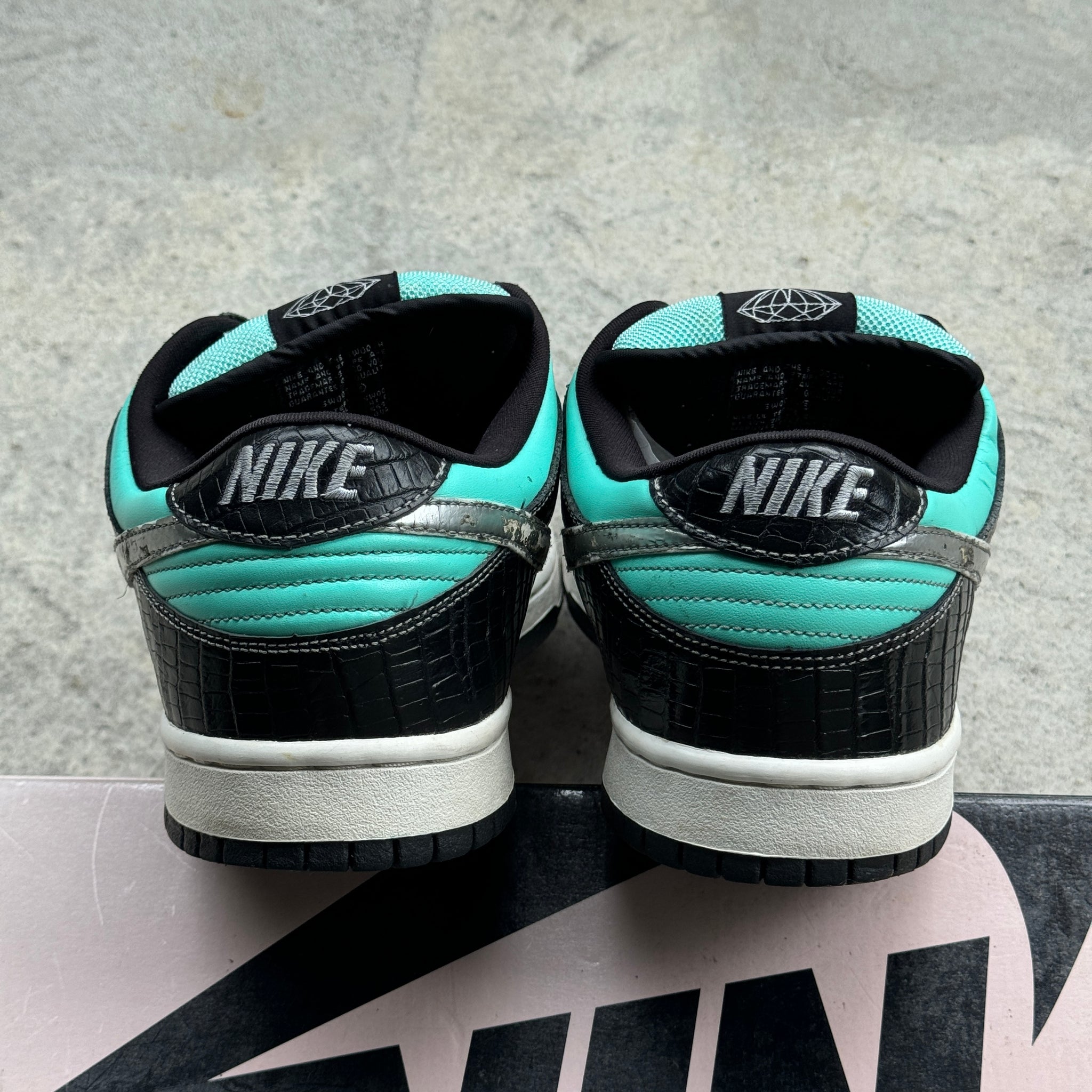 11.5 US - NIKE SB DUNK LOW TIFFANY DIAMOND W BOX 2005