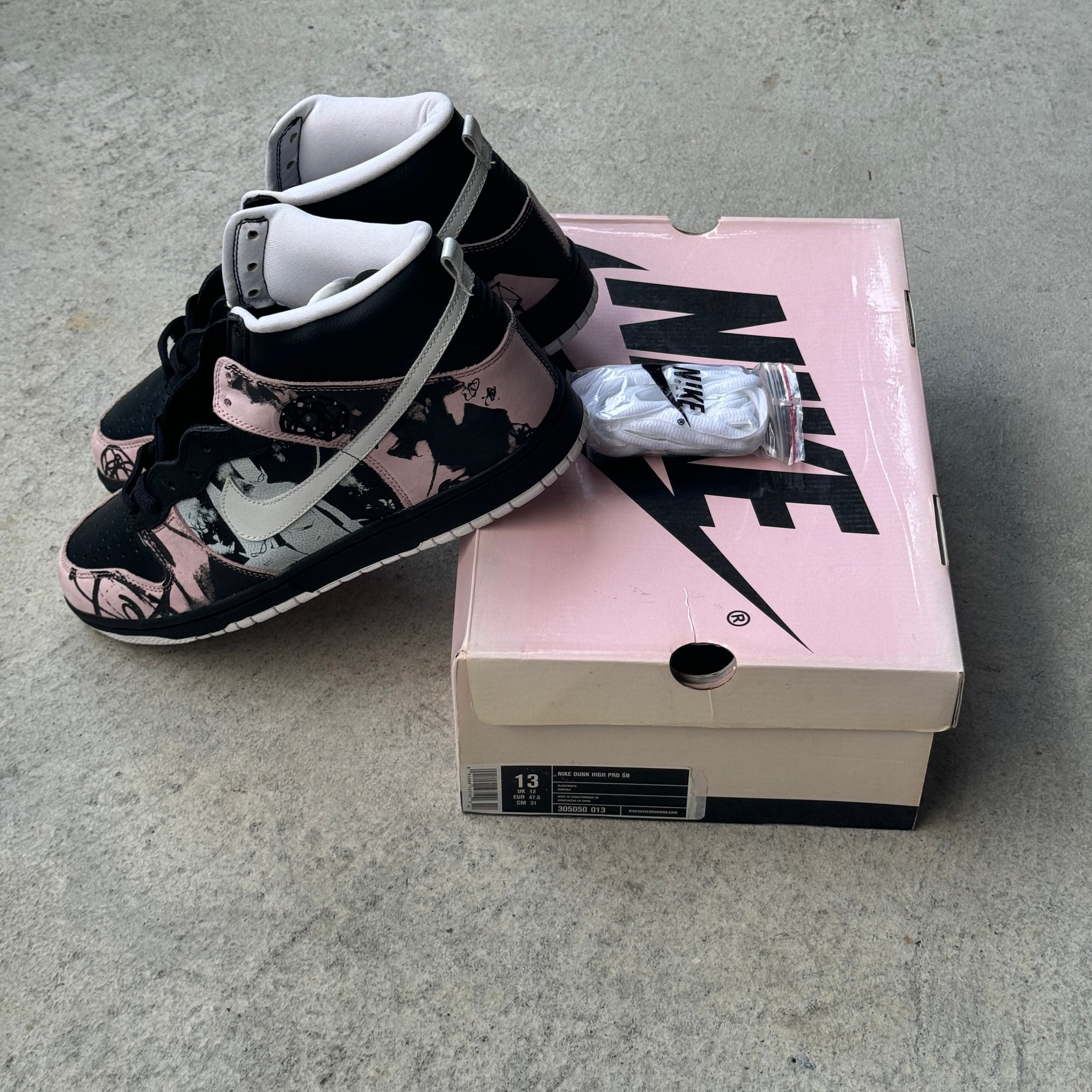 13 US - NIKE SB DUNK HIGH UNKLE W BOX 2004