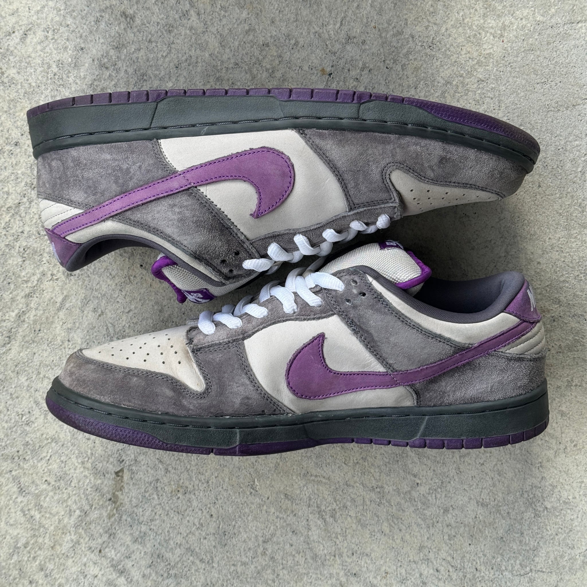 13 US - NIKE SB DUNK LOW PURPLE PIGEON W BOX 2006