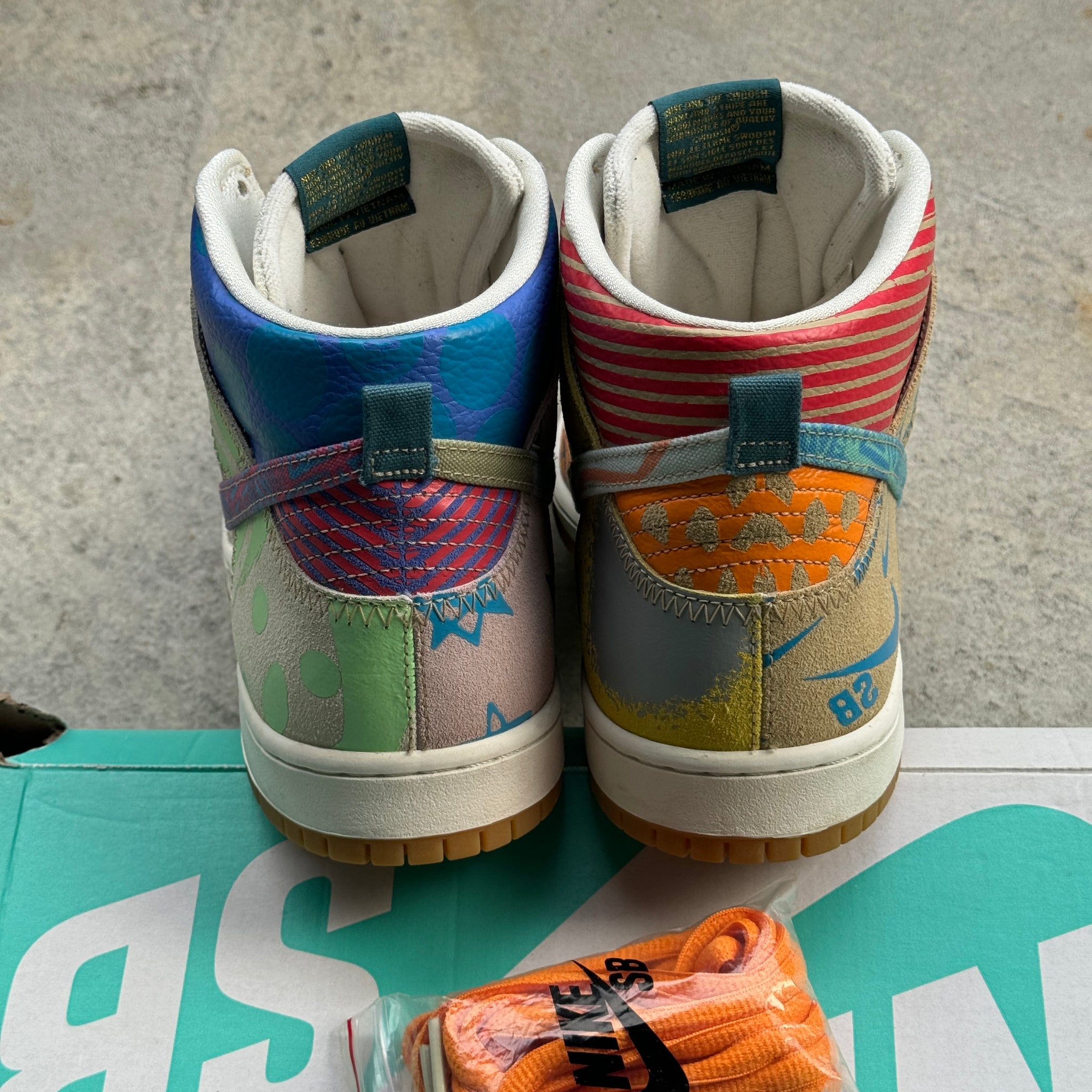 13 US - NIKE SB DUNK HIGH WHAT THE W BOX 2017