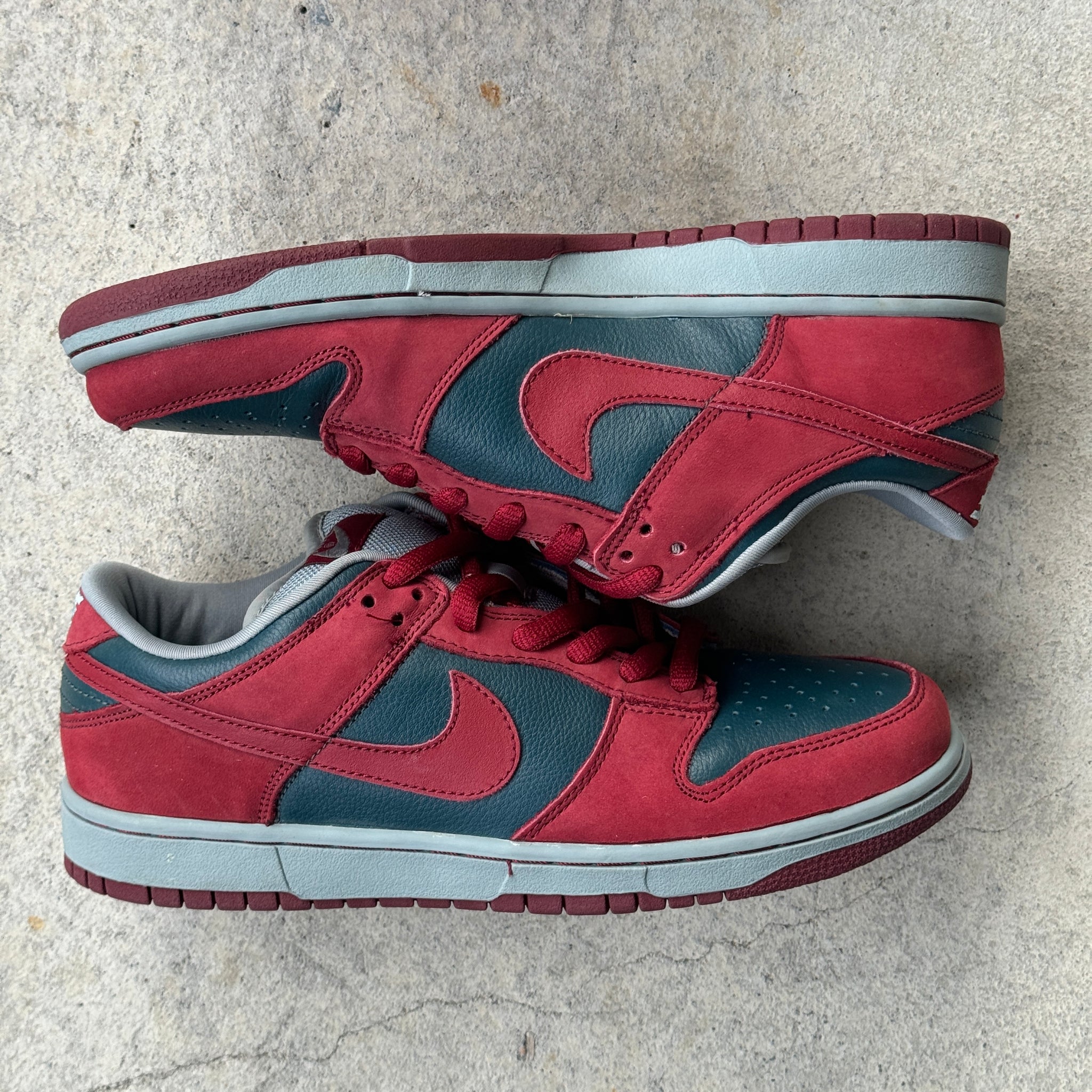 9.5 US - DS NIKE SB DUNK LOW SHARK W BOX 2002