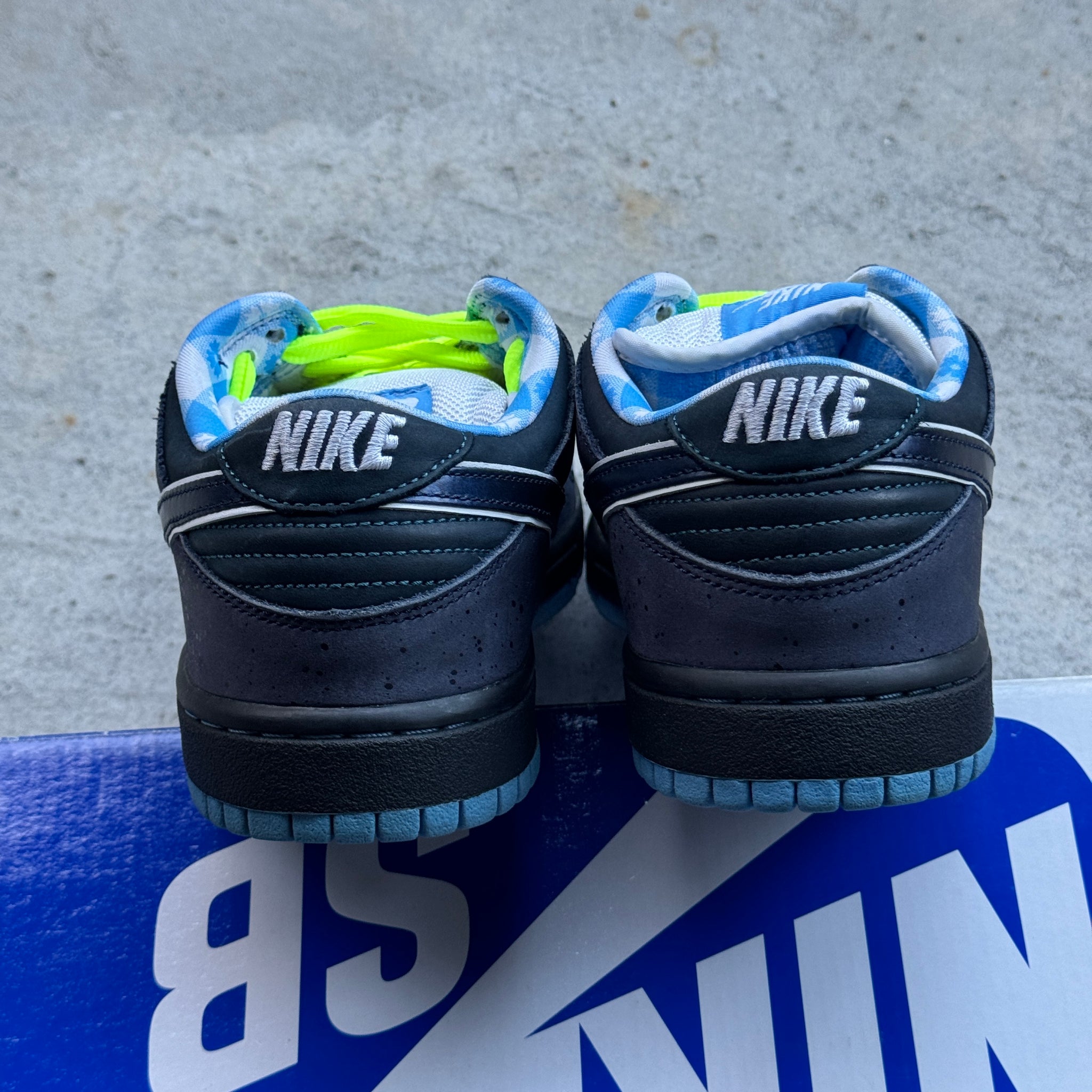 8 US - NIKE SB DUNK LOW BLUE LOBSTER W BOX 2009