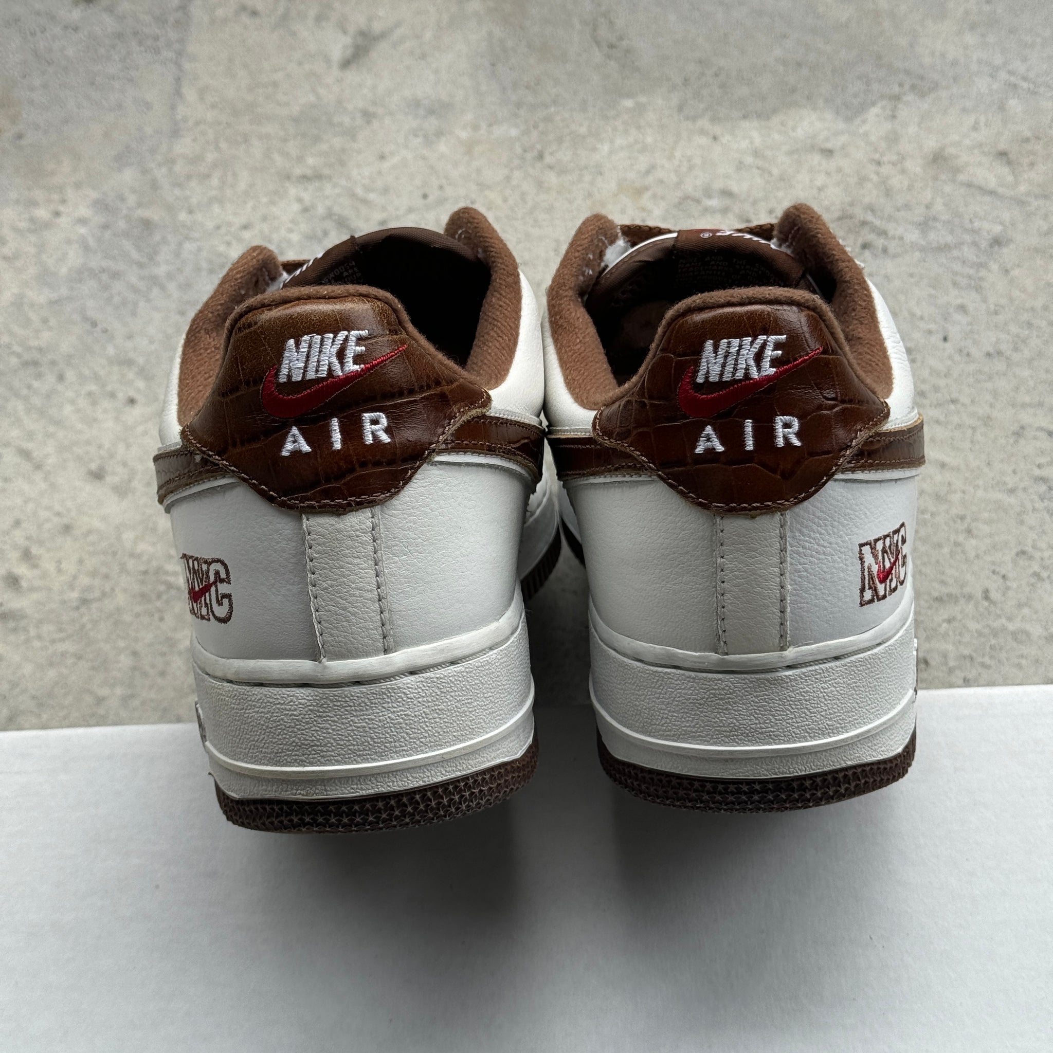 9.5 US - NIKE AIR FORCE 1 NYC WHITE/BROWN CROC 2003