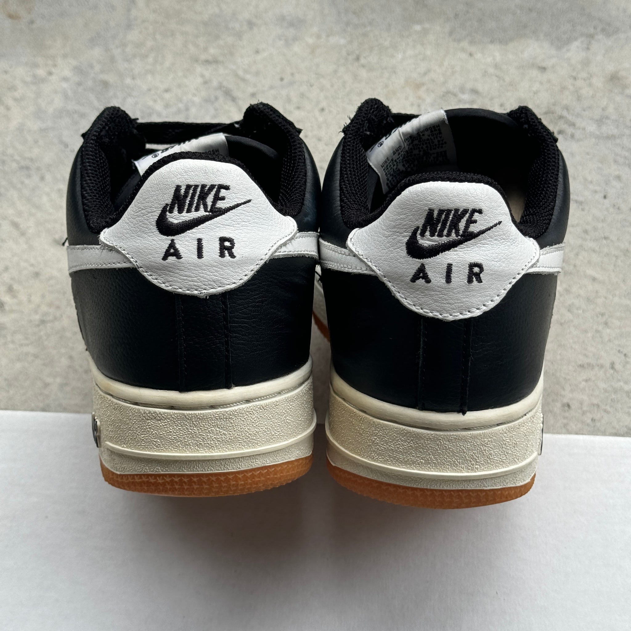 9.5 US - NIKE AIR FORCE 1 COURIR 2002