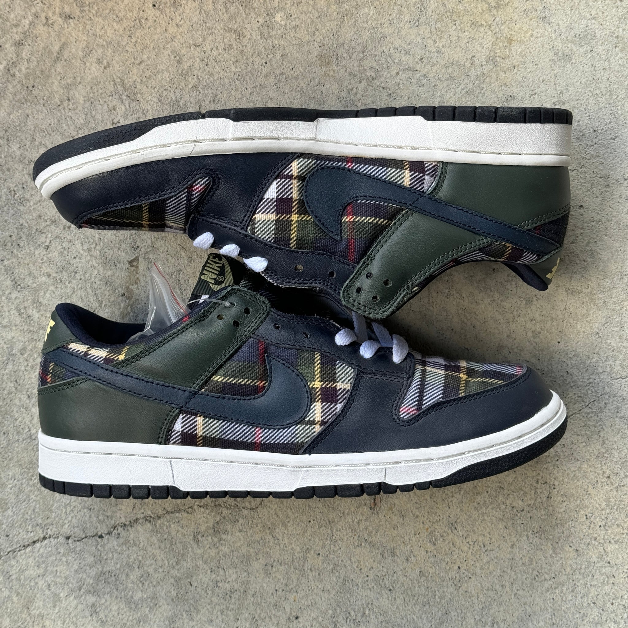 10.5W/9M US - DS NIKE DUNK LOW WMNS BLUE PLAID W BOX 2003