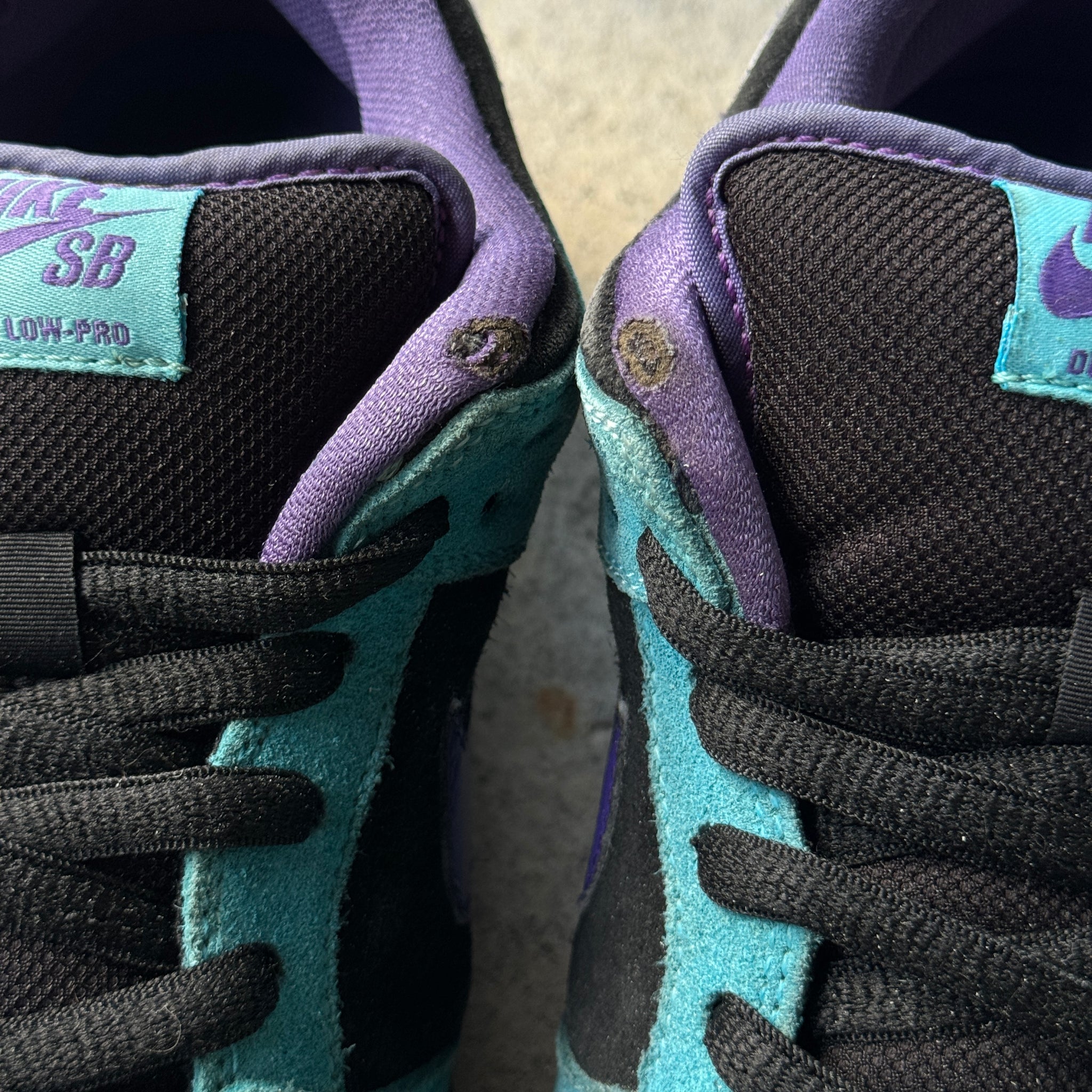 8.5 US - NIKE SB DUNK LOW SKELETOR 2011