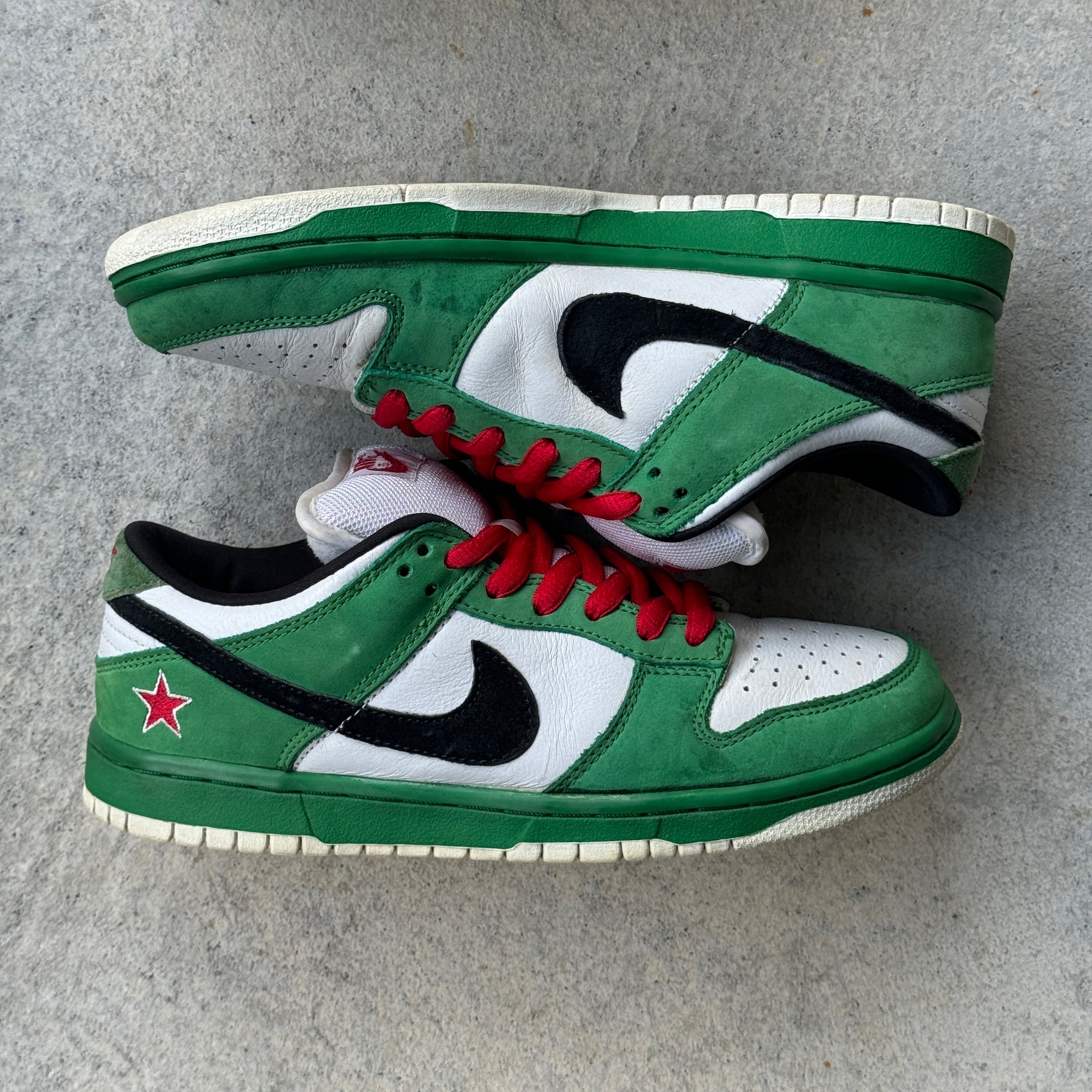 8.5 US - NIKE SB DUNK LOW HEINEKEN  W BOX 2003