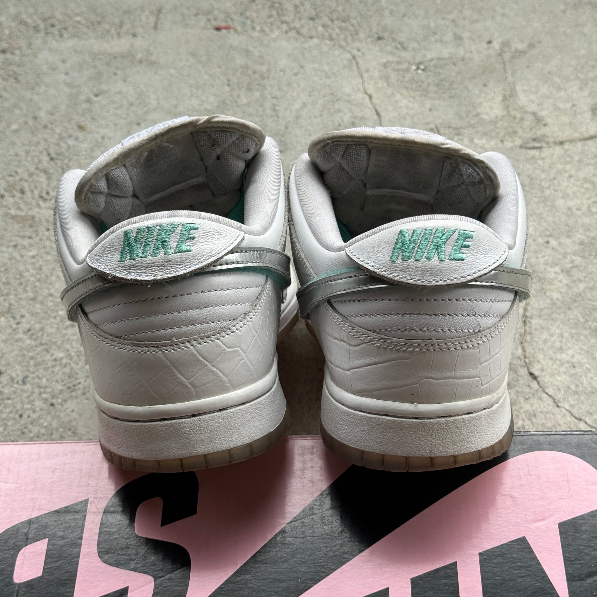 10 US - NIKE SB DUNK LOW WHITE DIAMOND W BOX 2018