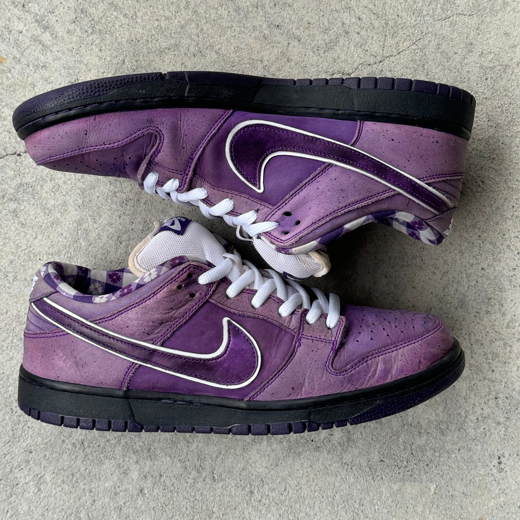 10.5 US - NIKE SB DUNK LOW PURPLE LOBSTER 2018