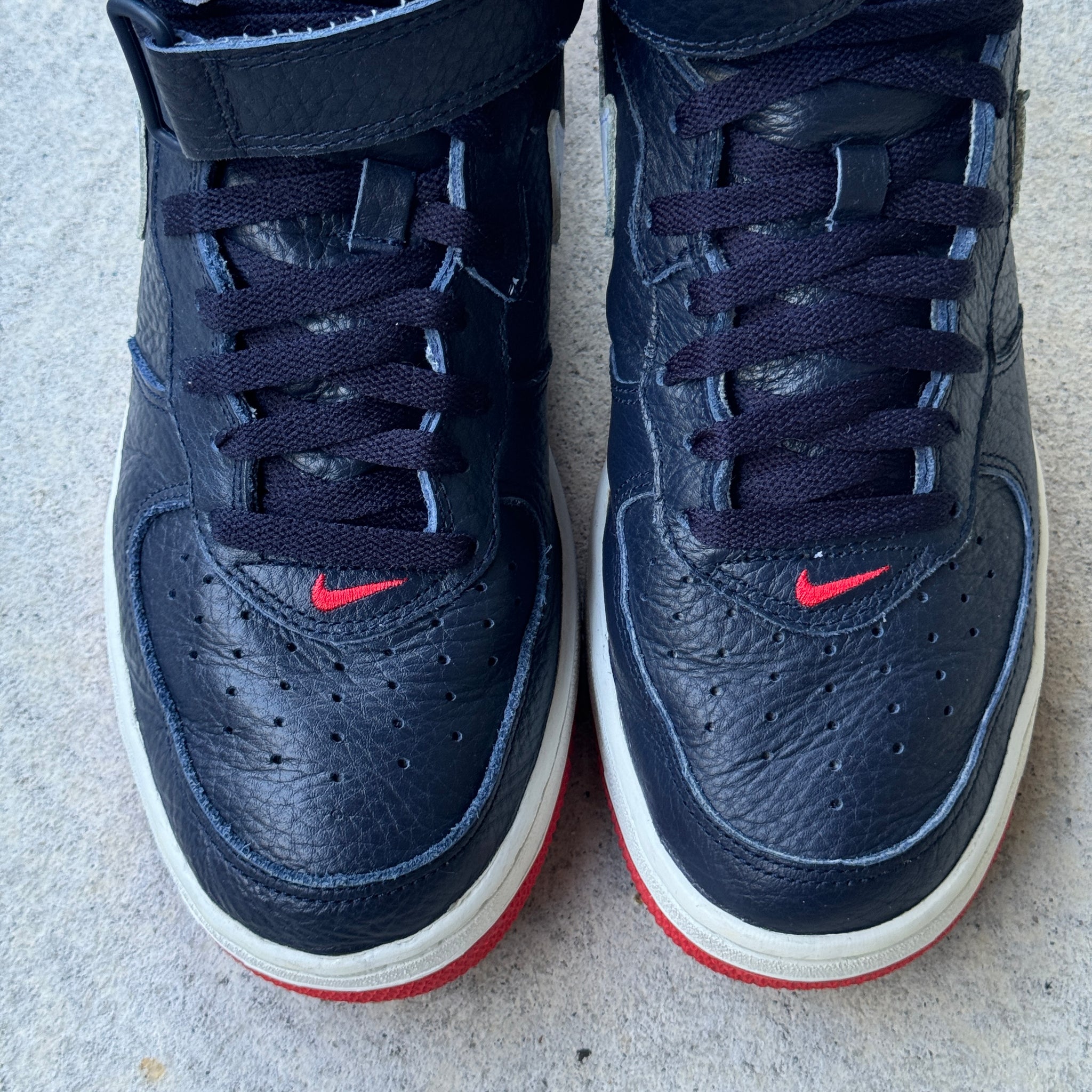 9.5 US - NIKE AIR FORCE 1 MID SC OBSIDIAN/RED 2000