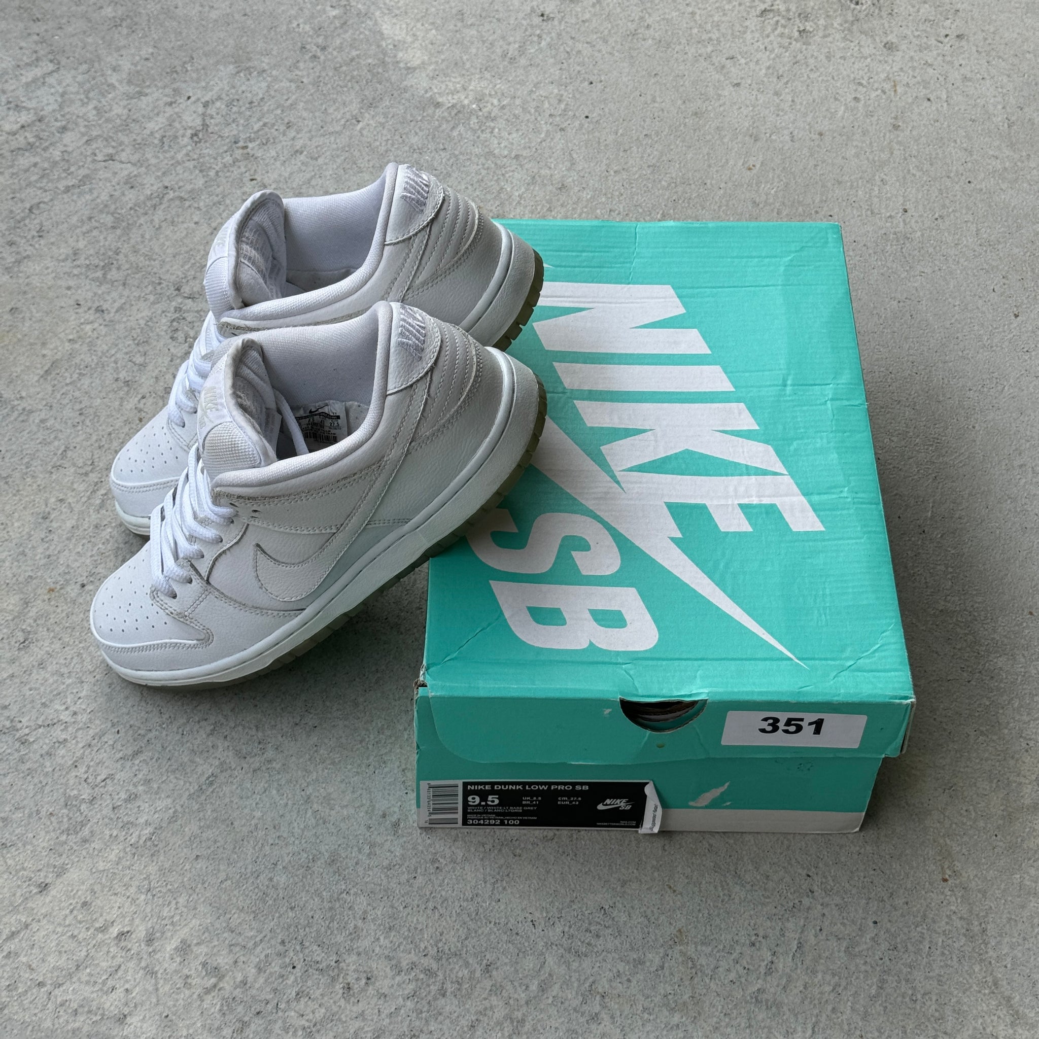 9.5 US - NIKE SB DUNK LOW WHITE ICE W BOX 2014