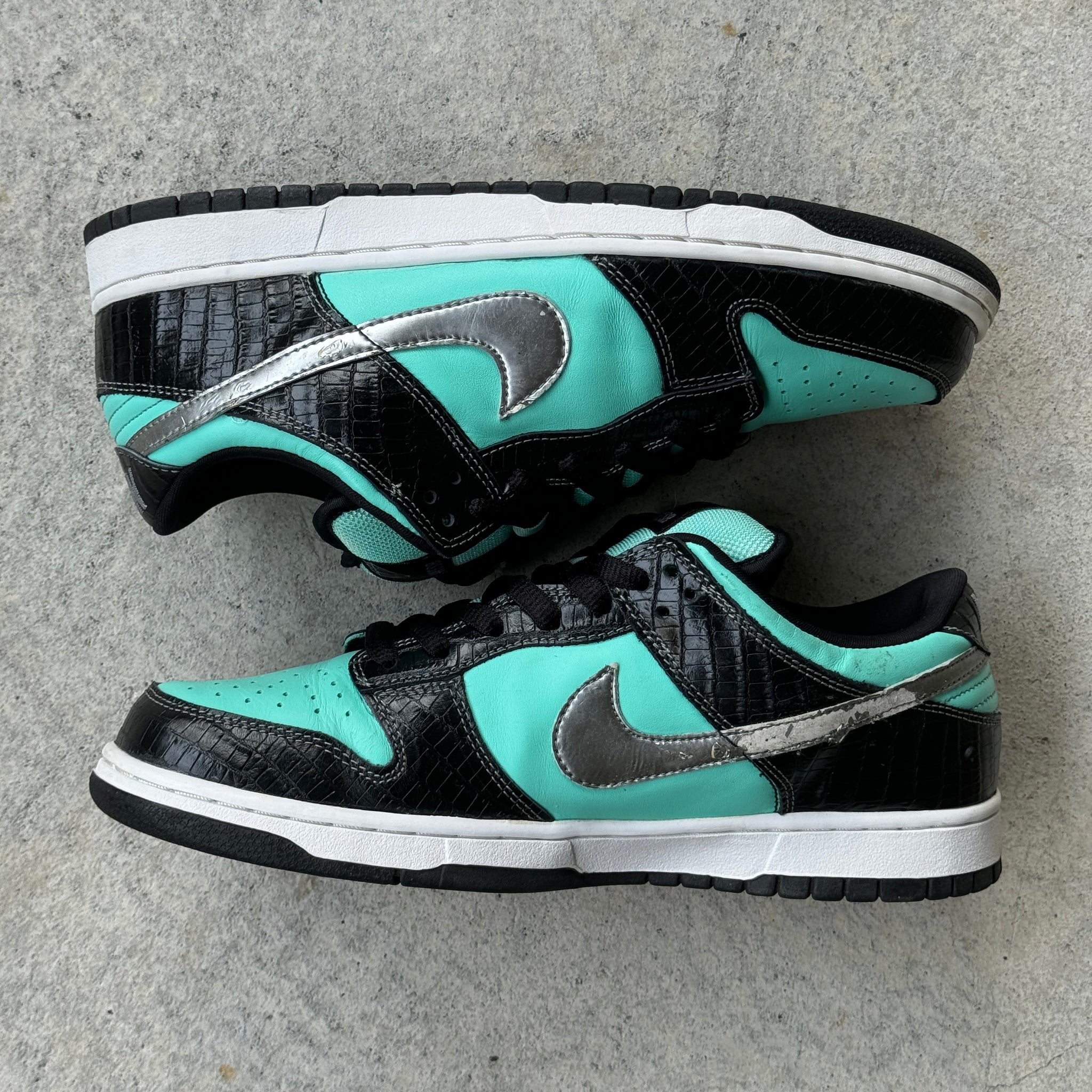 10.5 US - NIKE SB DUNK LOW TIFFANY DIAMOND W BOX 2005