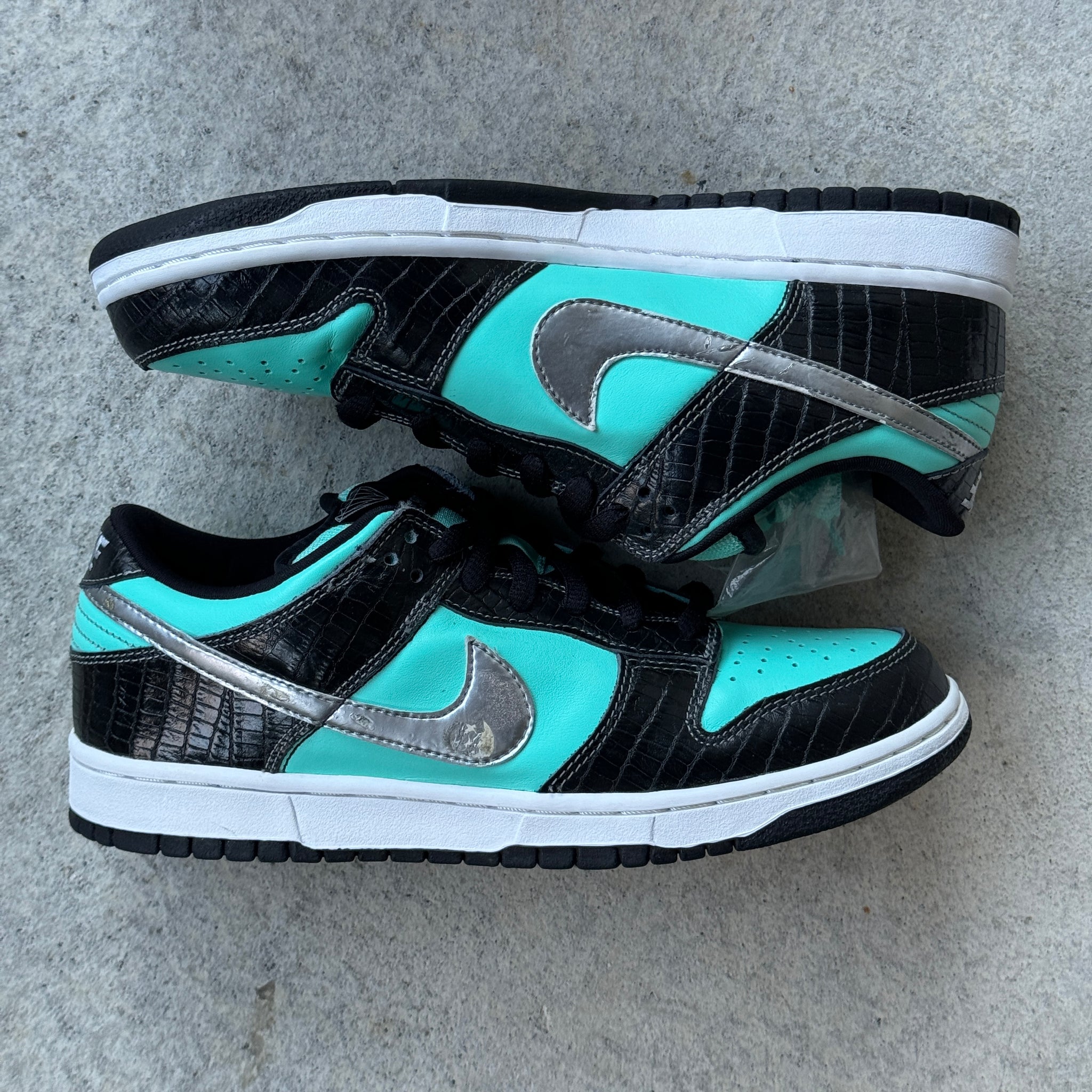 9 US - DS NIKE SB DUNK LOW TIFFANY DIAMOND W BOX 2005