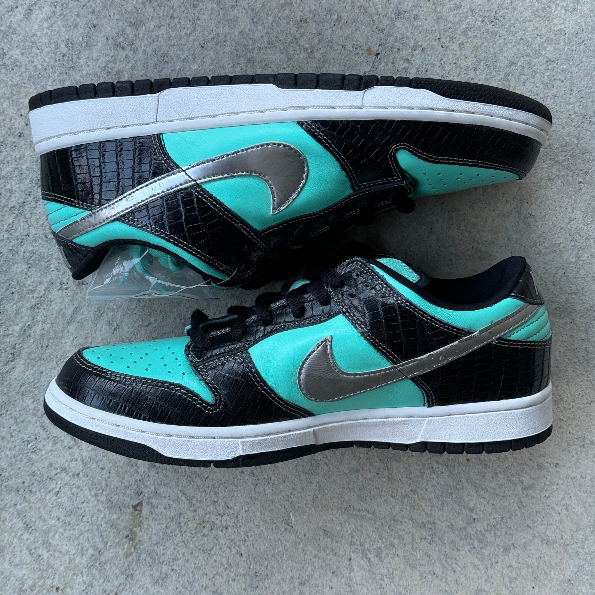 9 US - DS NIKE SB DUNK LOW TIFFANY DIAMOND W BOX 2005