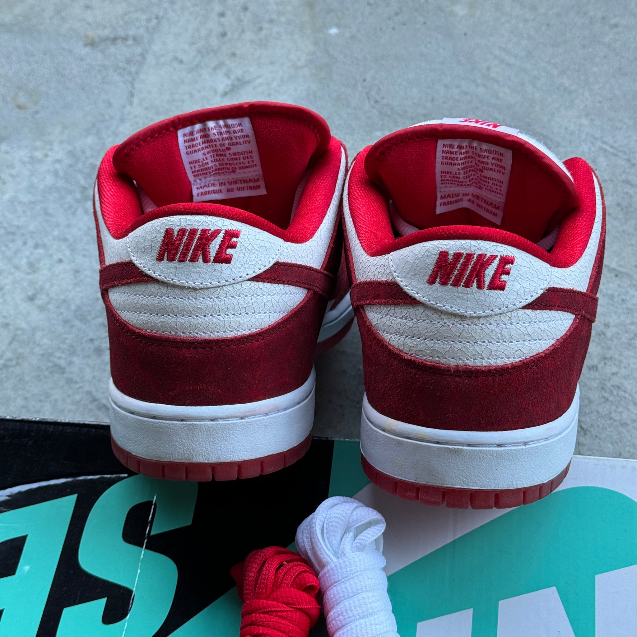 13 US - NIKE SB DUNK LOW VALENTINES W BOX 2014