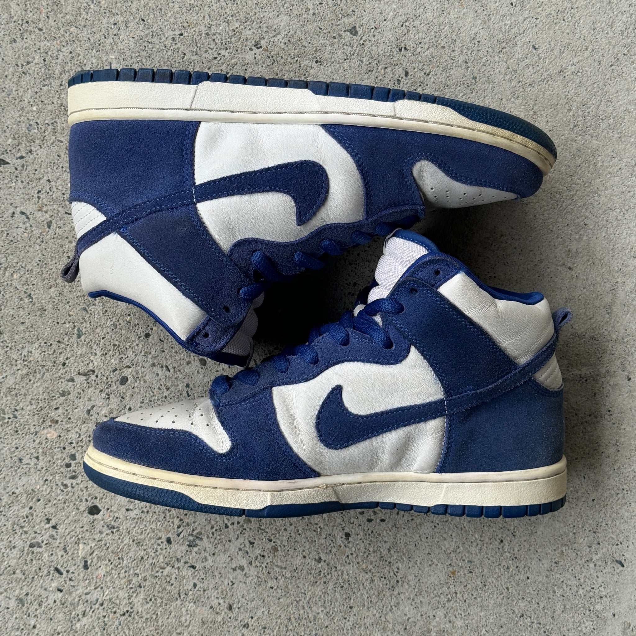 8.5 US - NIKE SB DUNK HIGH BTTYS KENTUCKY 2005